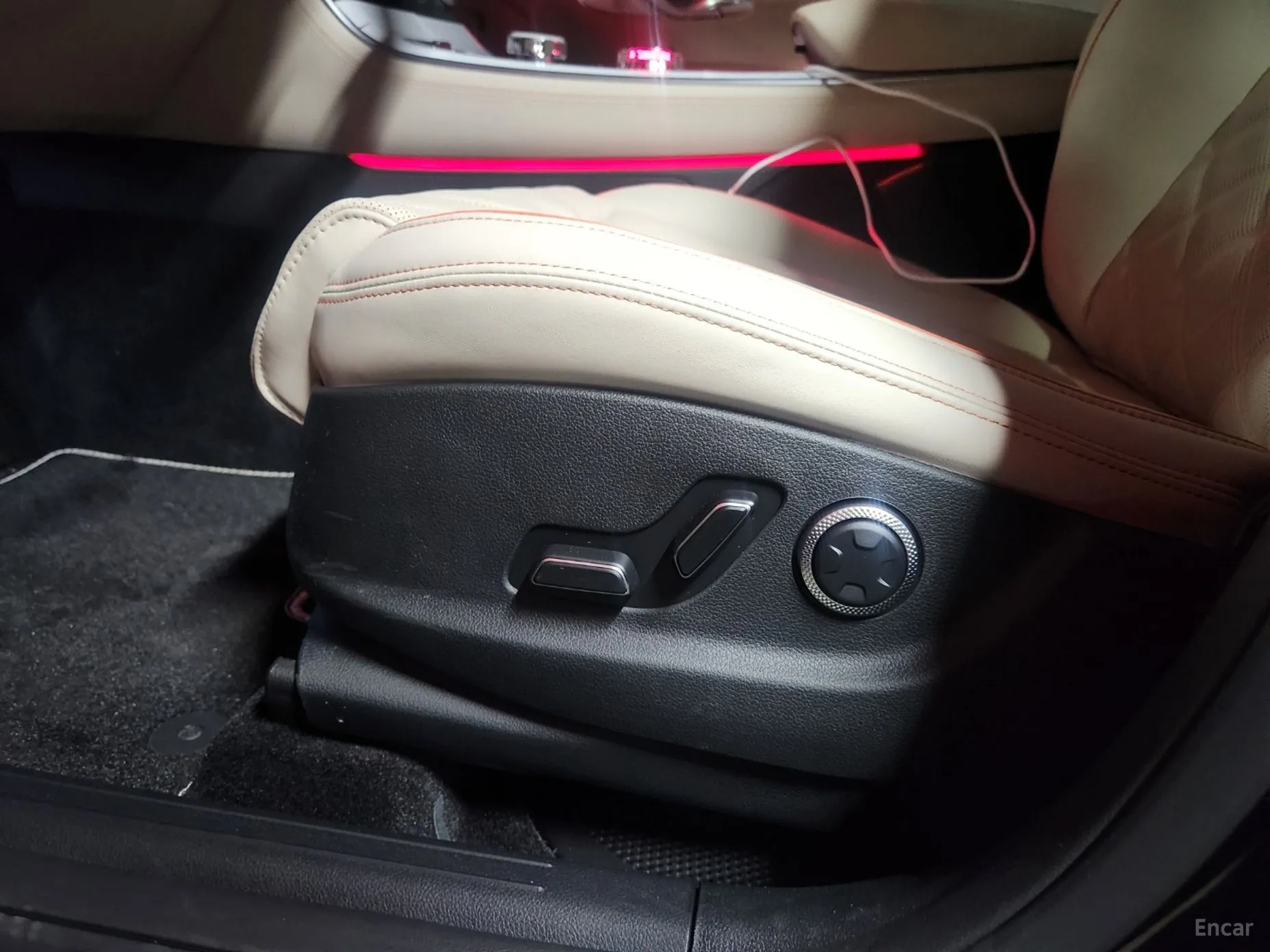 Genesis GV70 превью 17