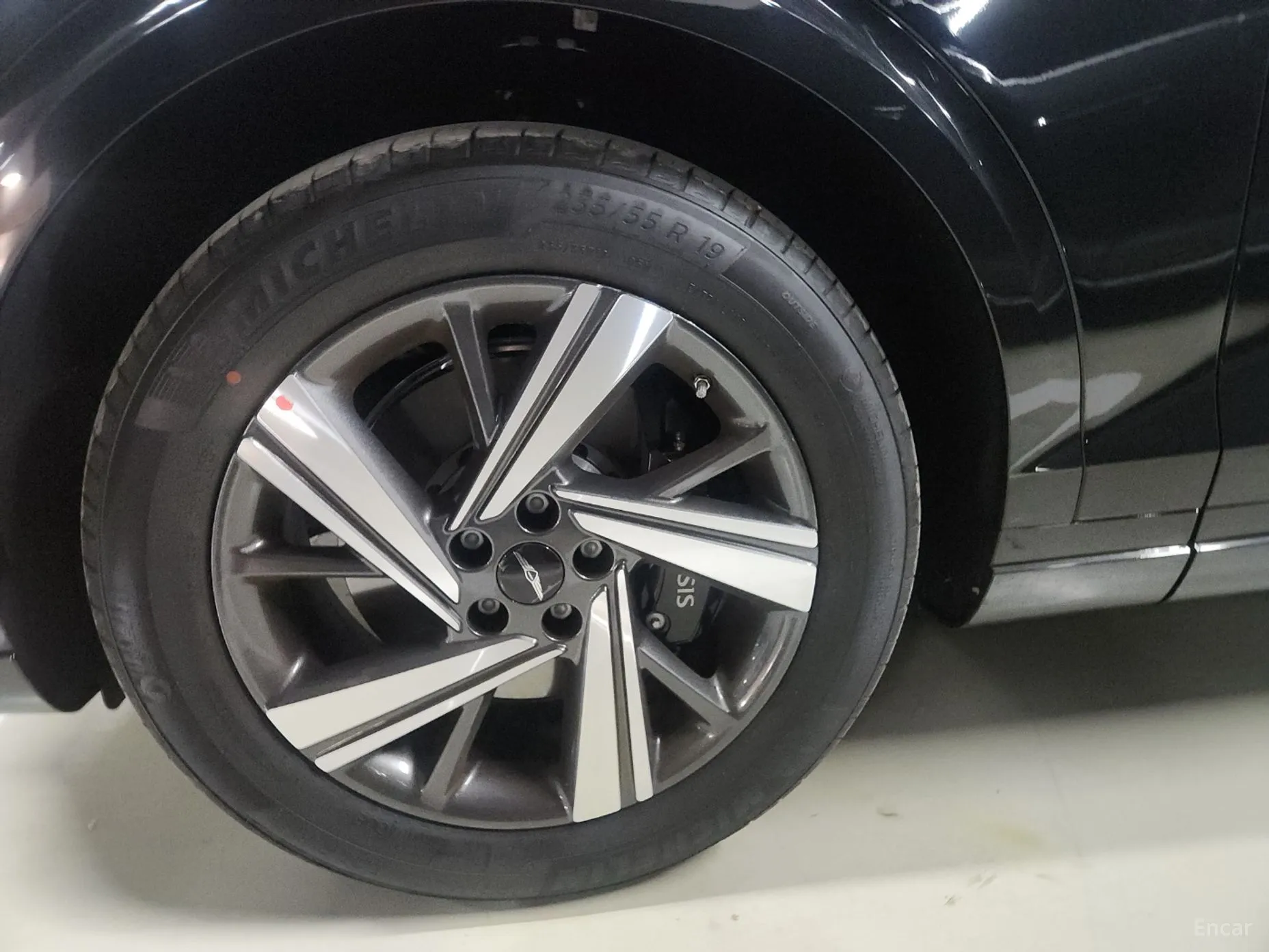 Genesis GV70 превью 20