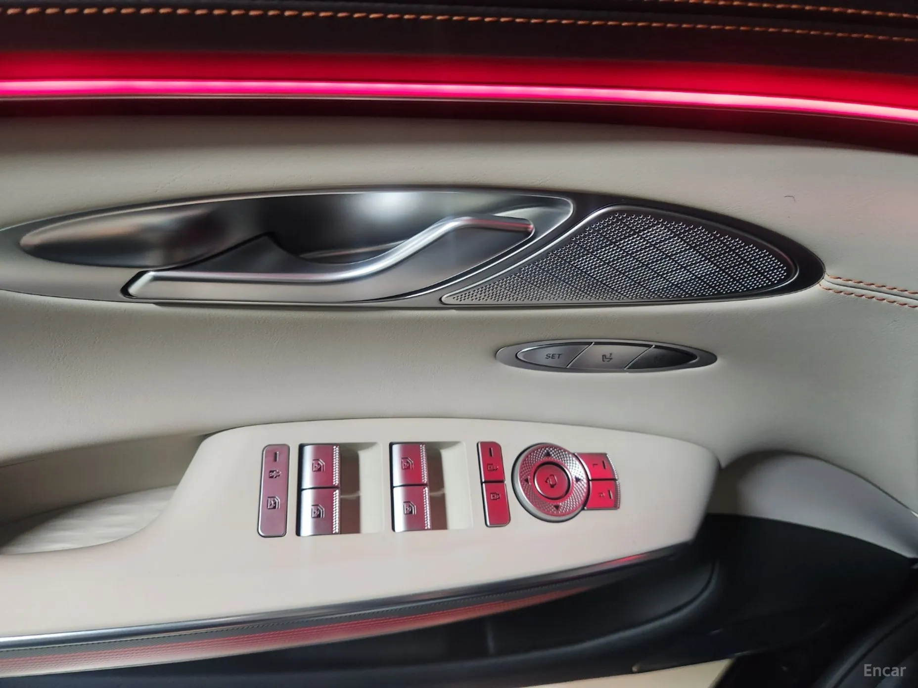 Genesis GV70 превью 7