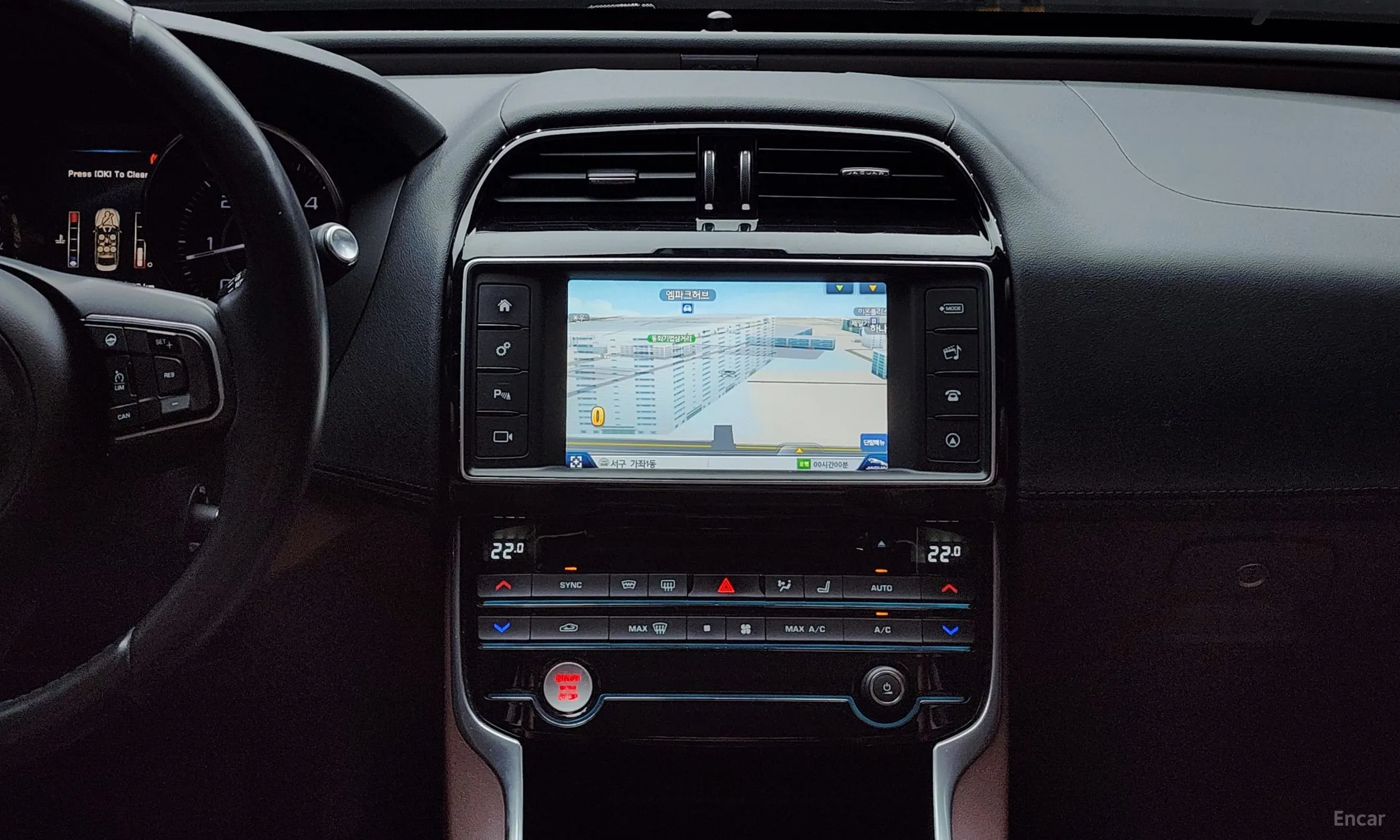Jaguar XE превью 14