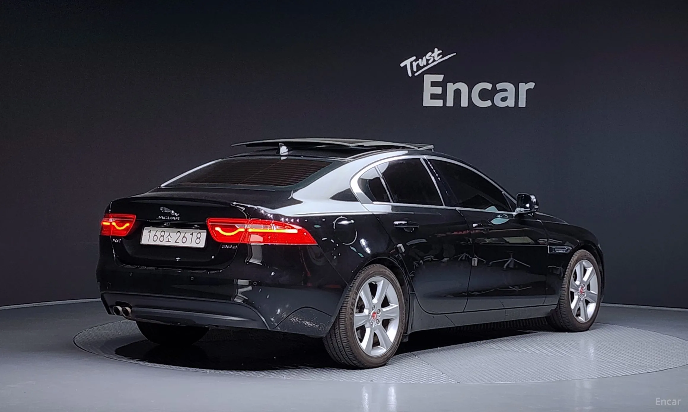 Jaguar XE превью 2
