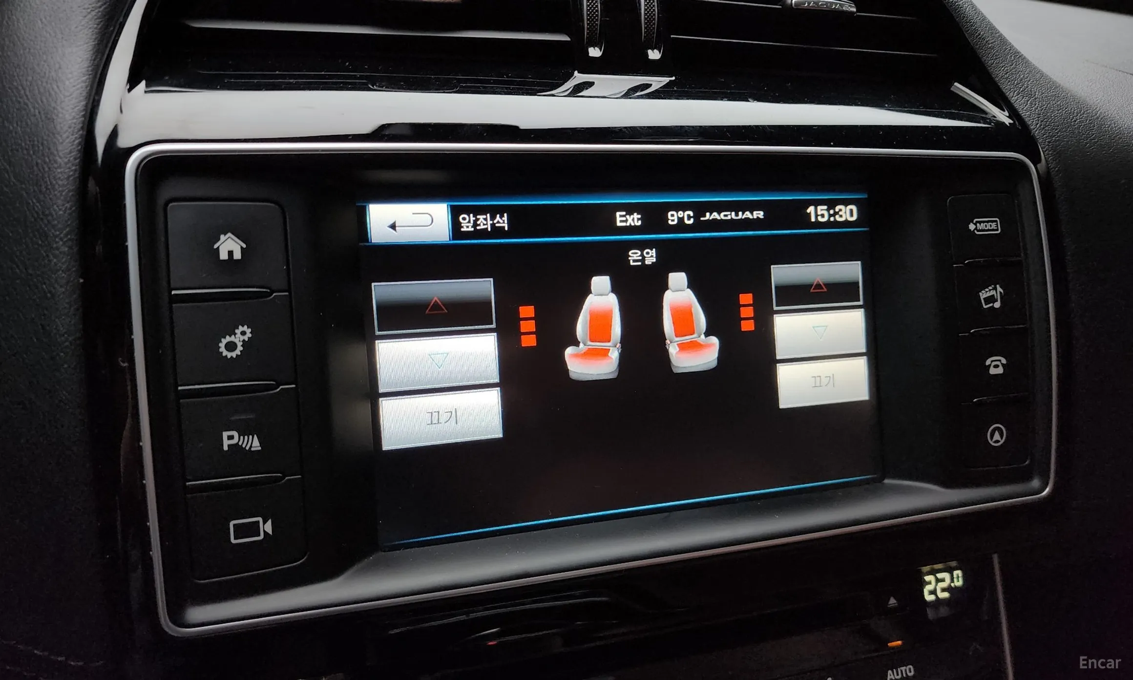 Jaguar XE превью 16