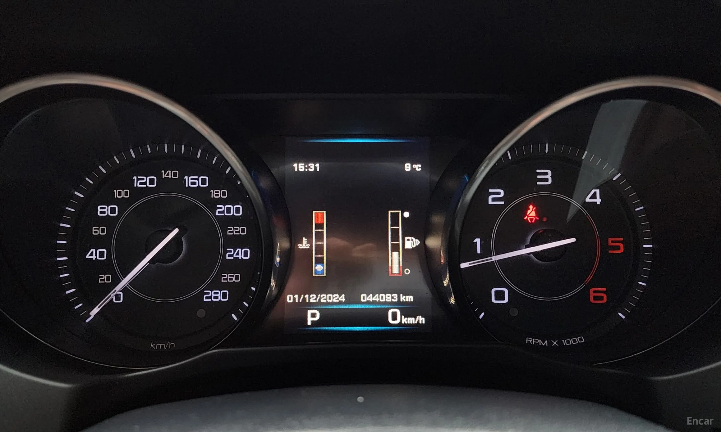Jaguar XE превью 8