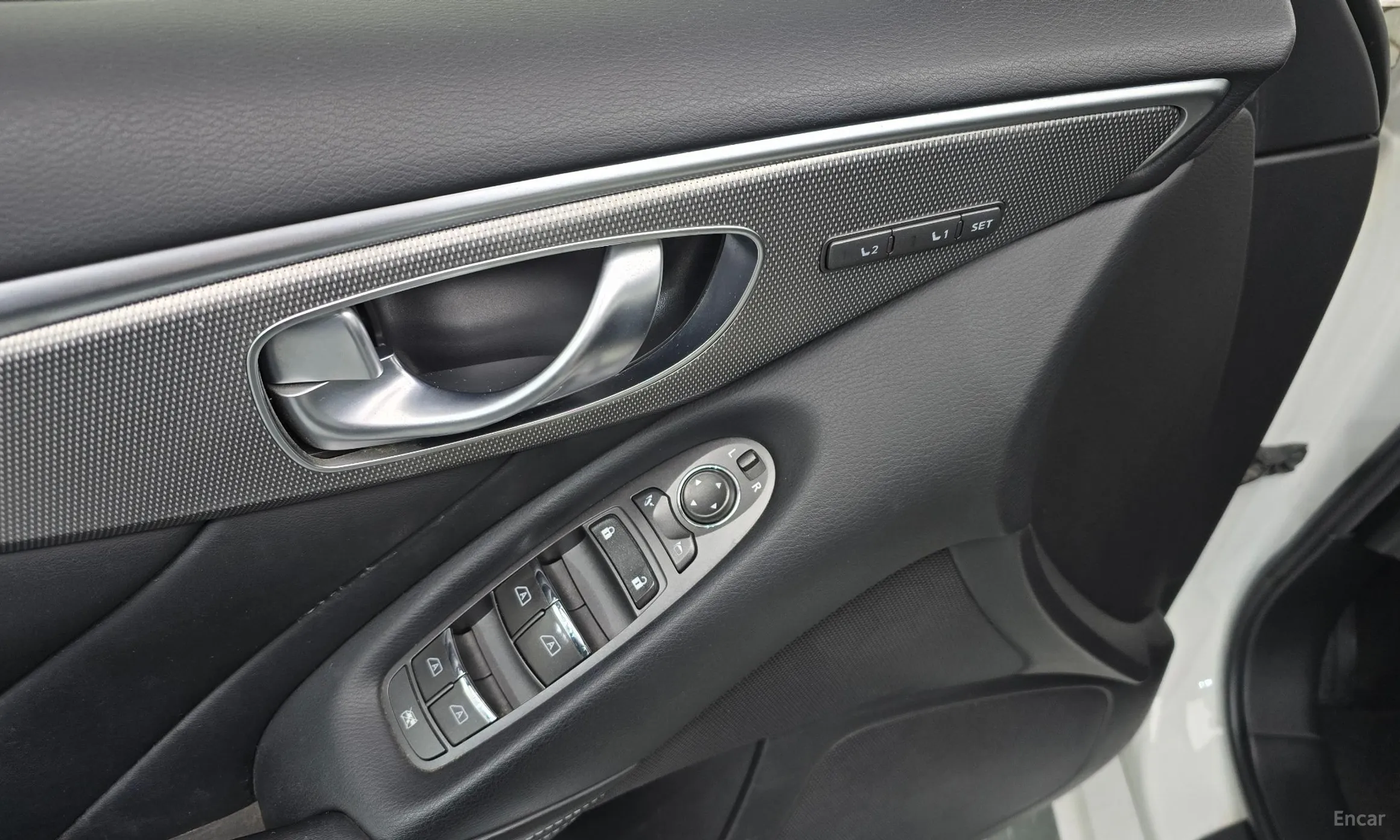Infiniti Q50 превью 18