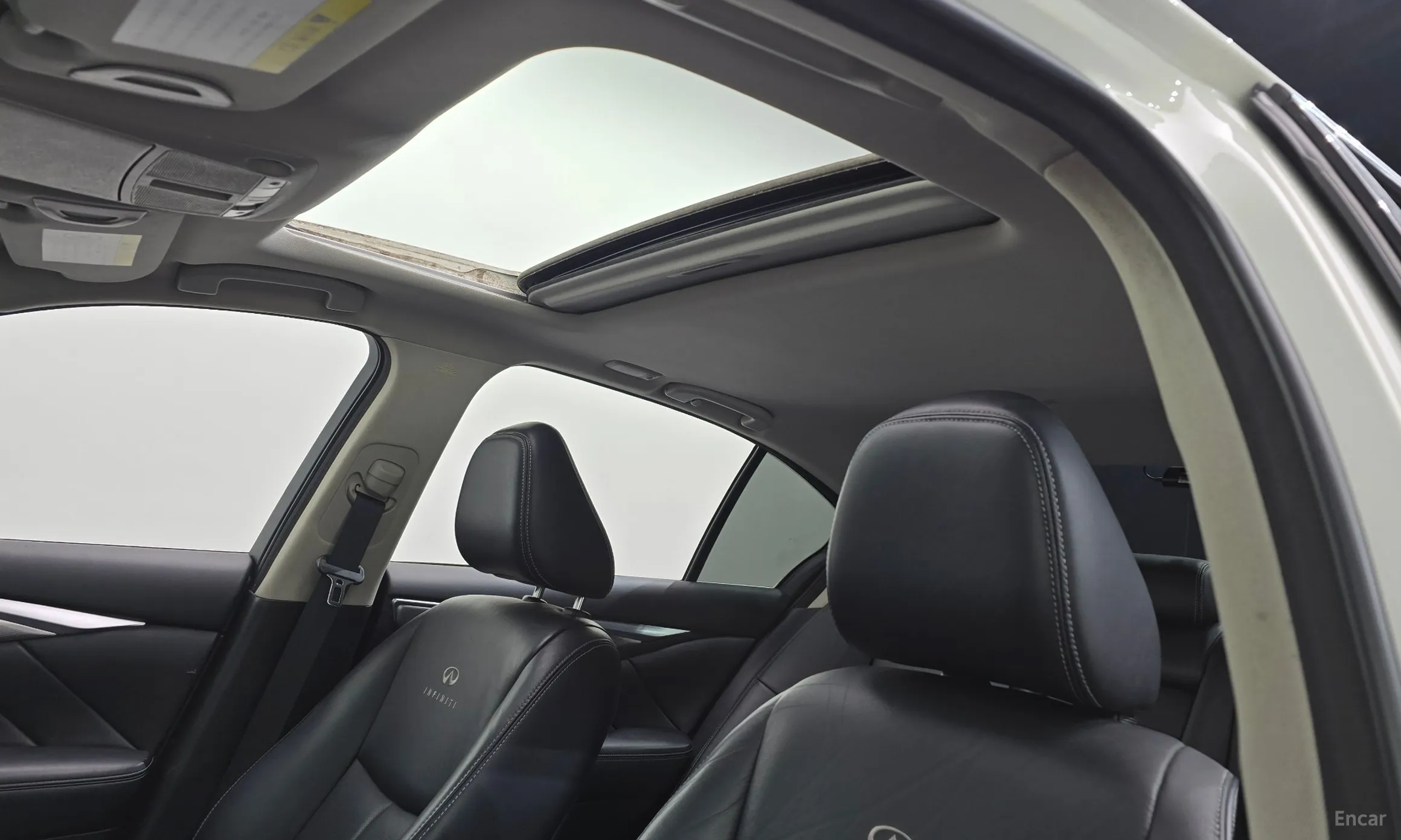 Infiniti Q50 превью 19