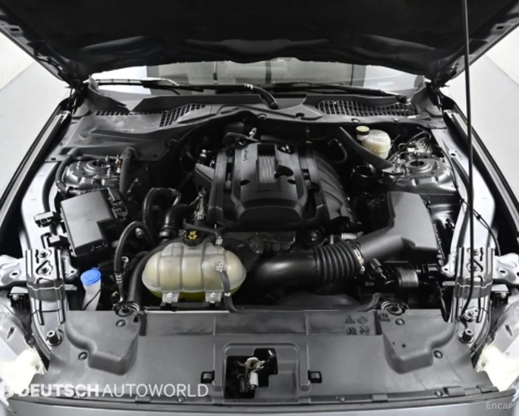 Ford Mustang превью 6