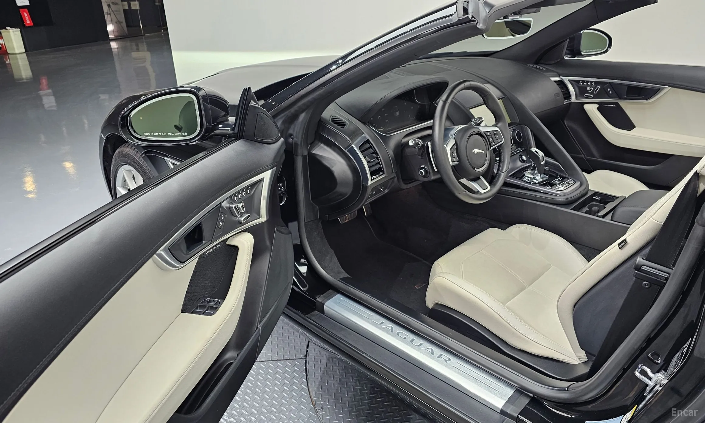 Jaguar F-TYPE превью 10
