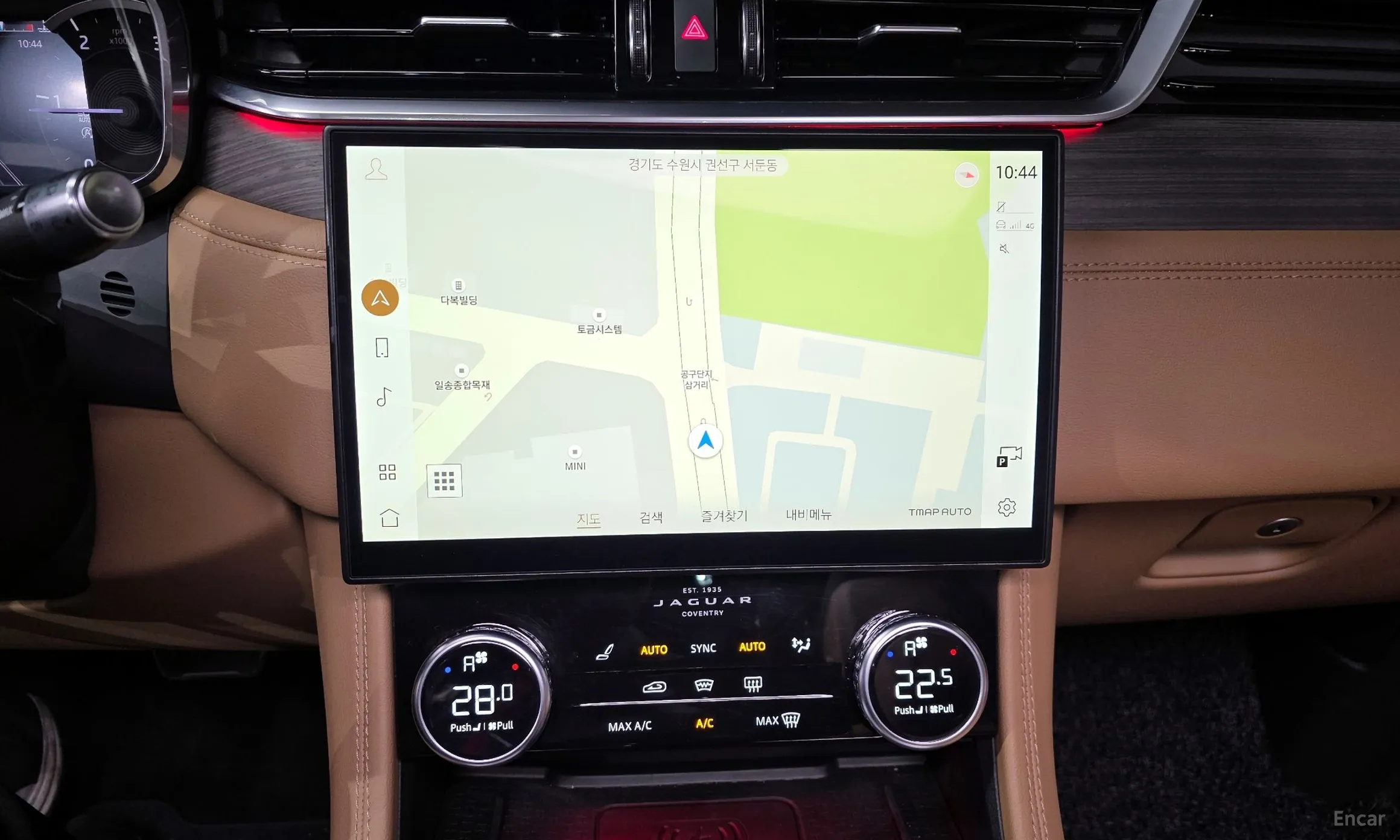 Jaguar F-PACE превью 14