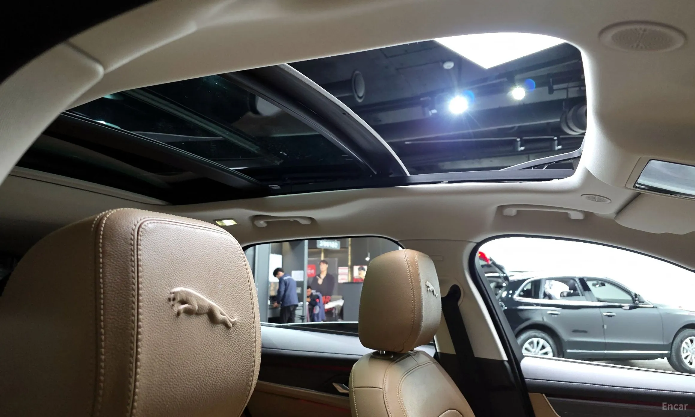 Jaguar F-PACE превью 19