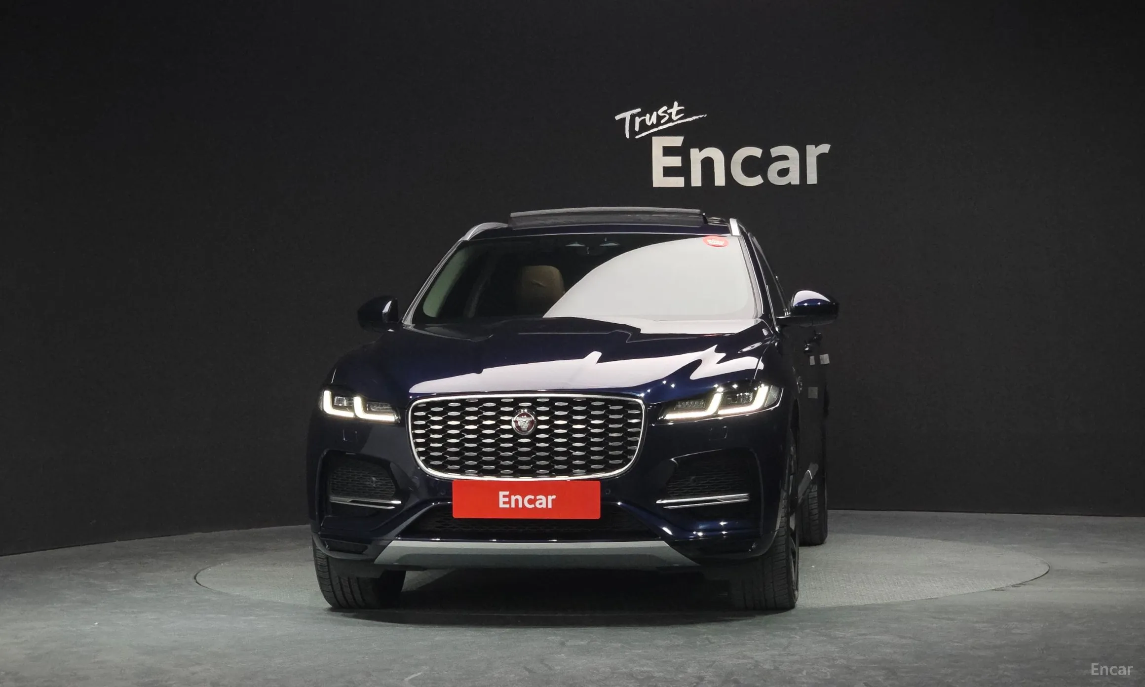 Jaguar F-PACE превью 3