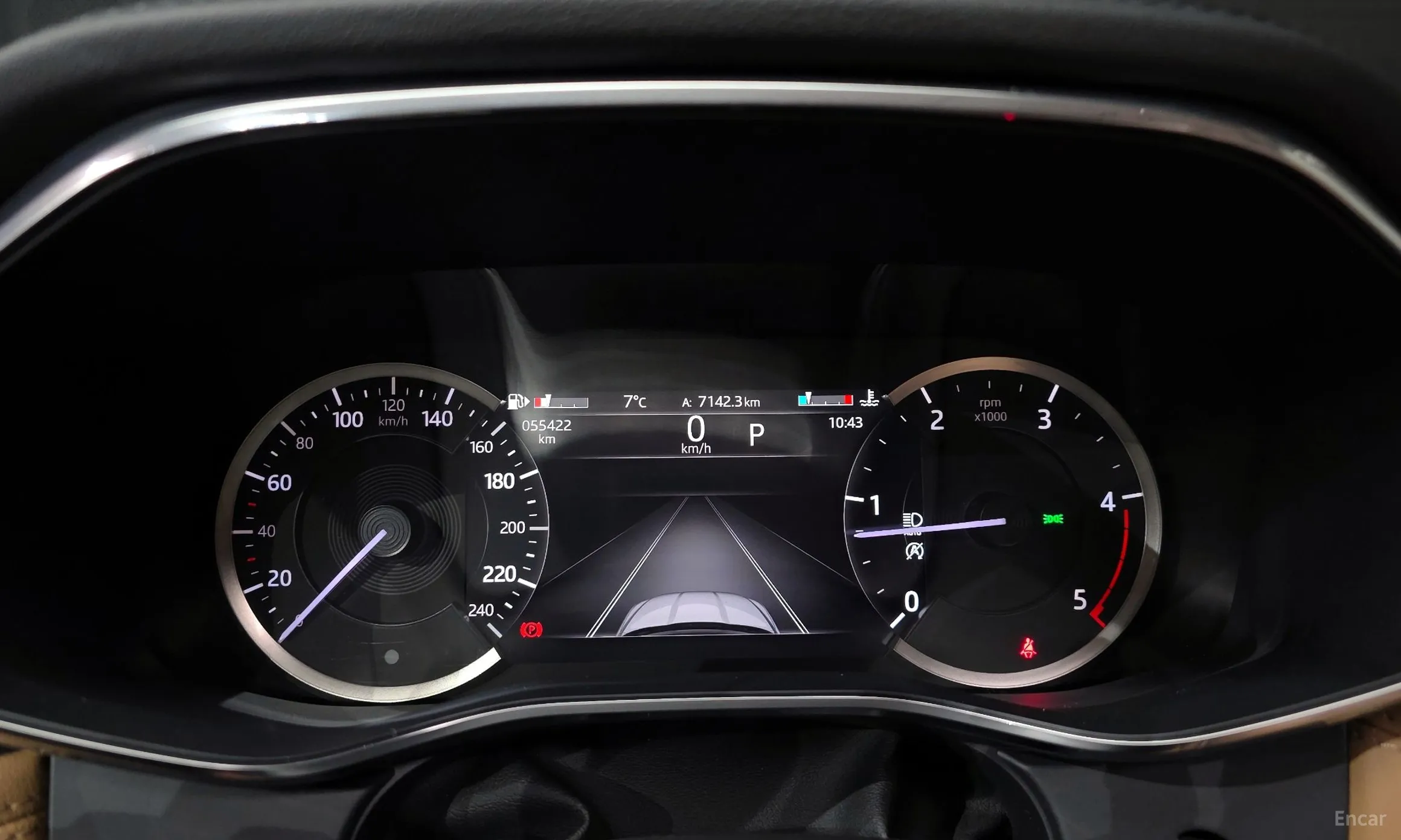 Jaguar F-PACE превью 8