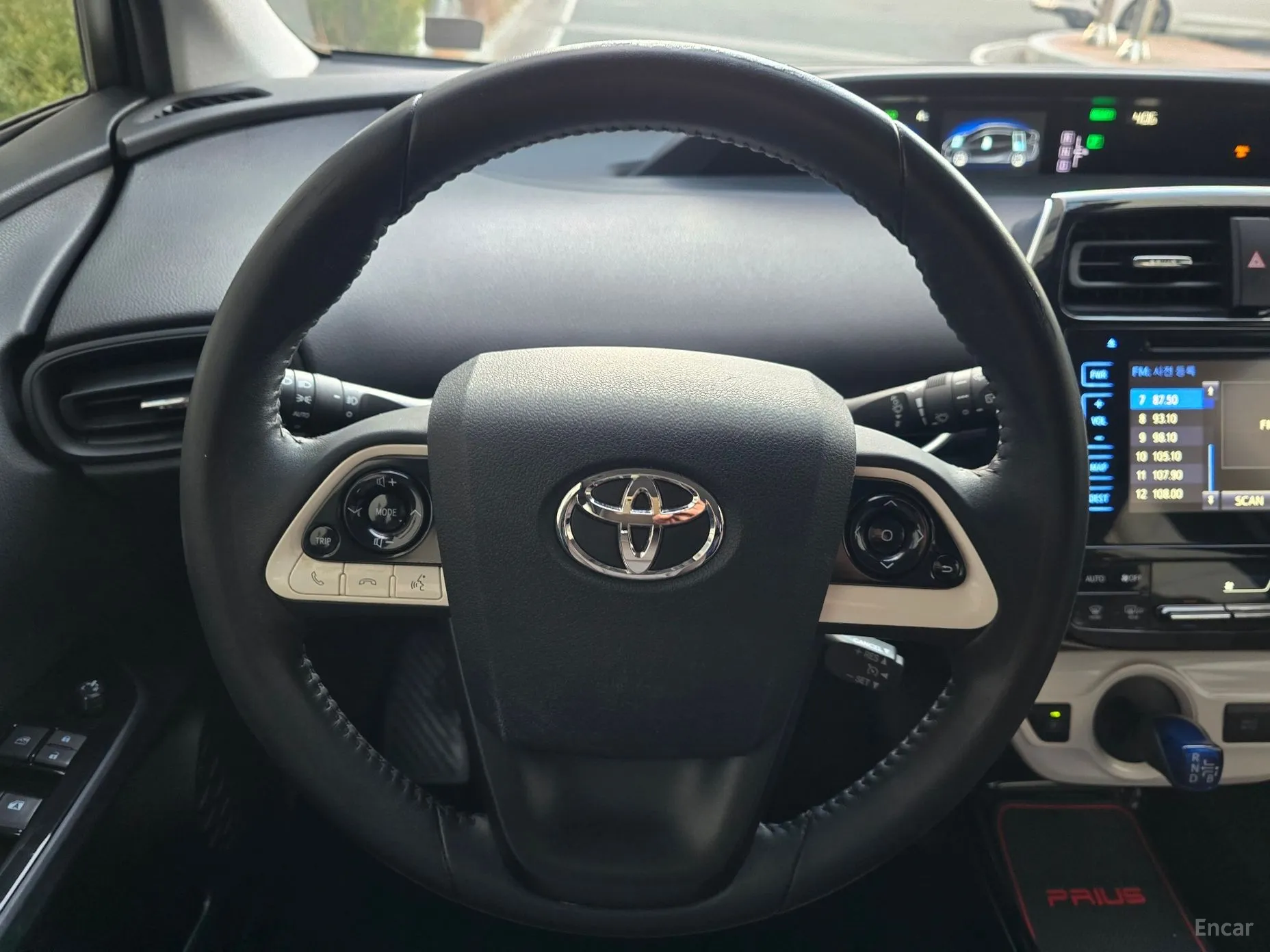 Toyota Prius 4th Generation превью 10