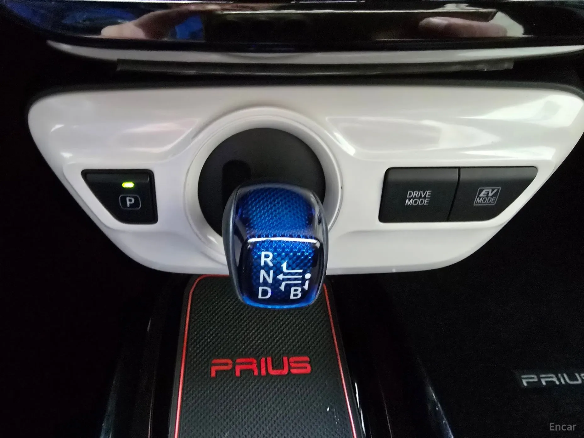 Toyota Prius 4th Generation превью 13