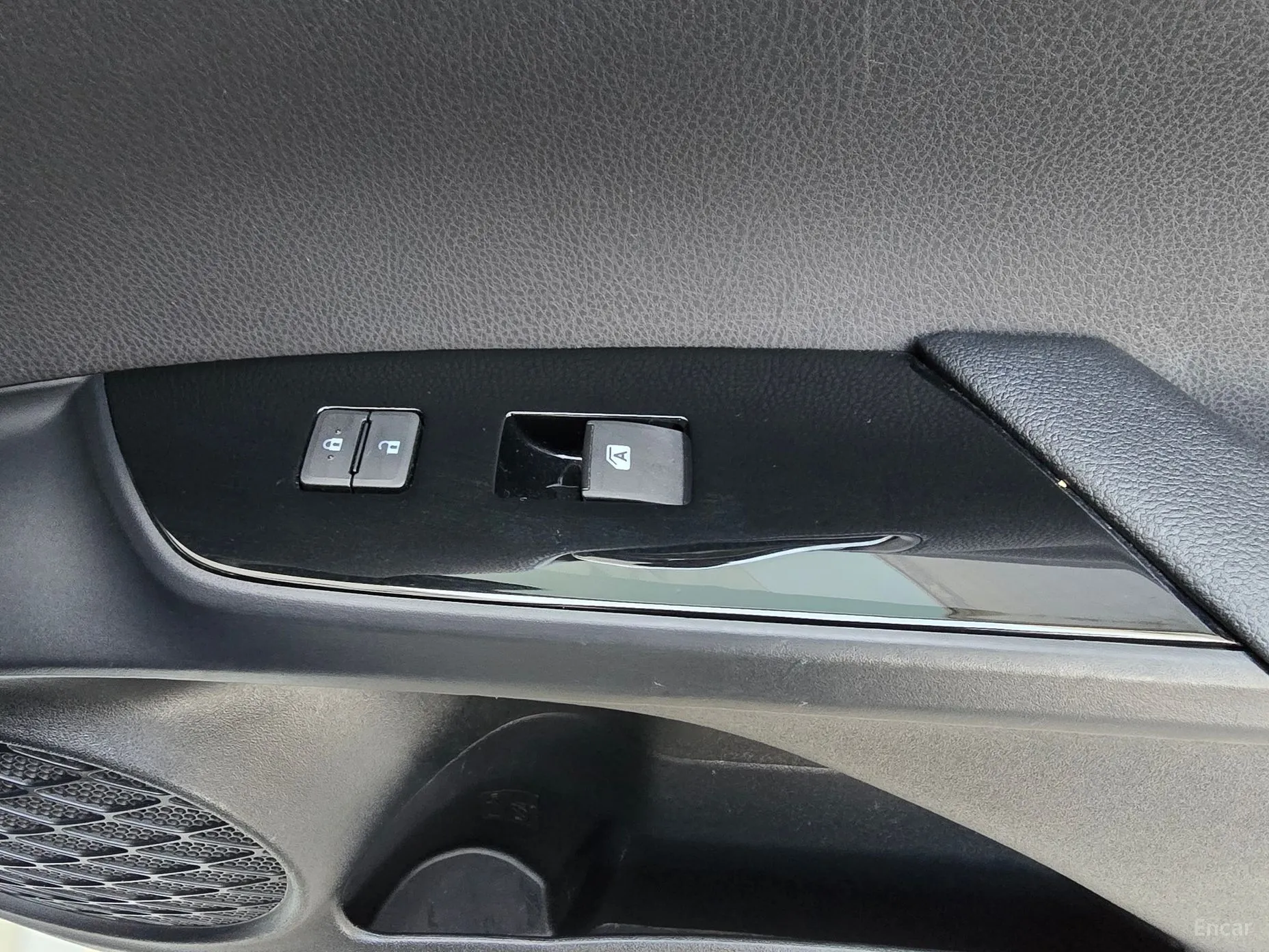 Toyota Prius 4th Generation превью 17