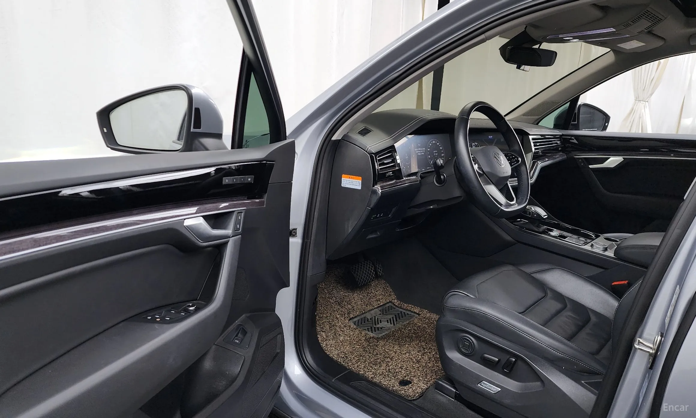 Volkswagen Touareg 3rd Generation превью 10