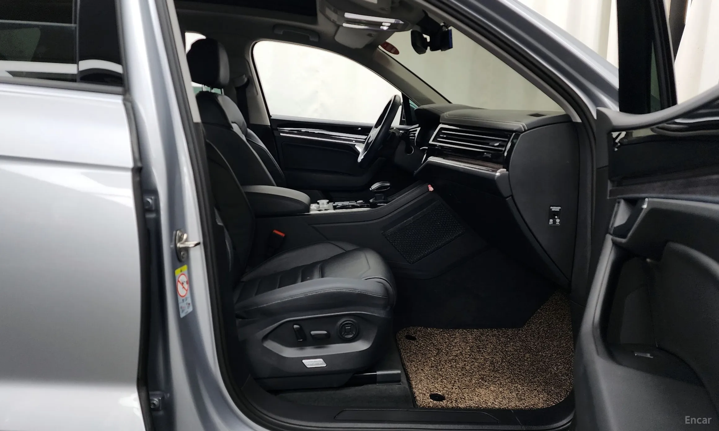 Volkswagen Touareg 3rd Generation превью 11