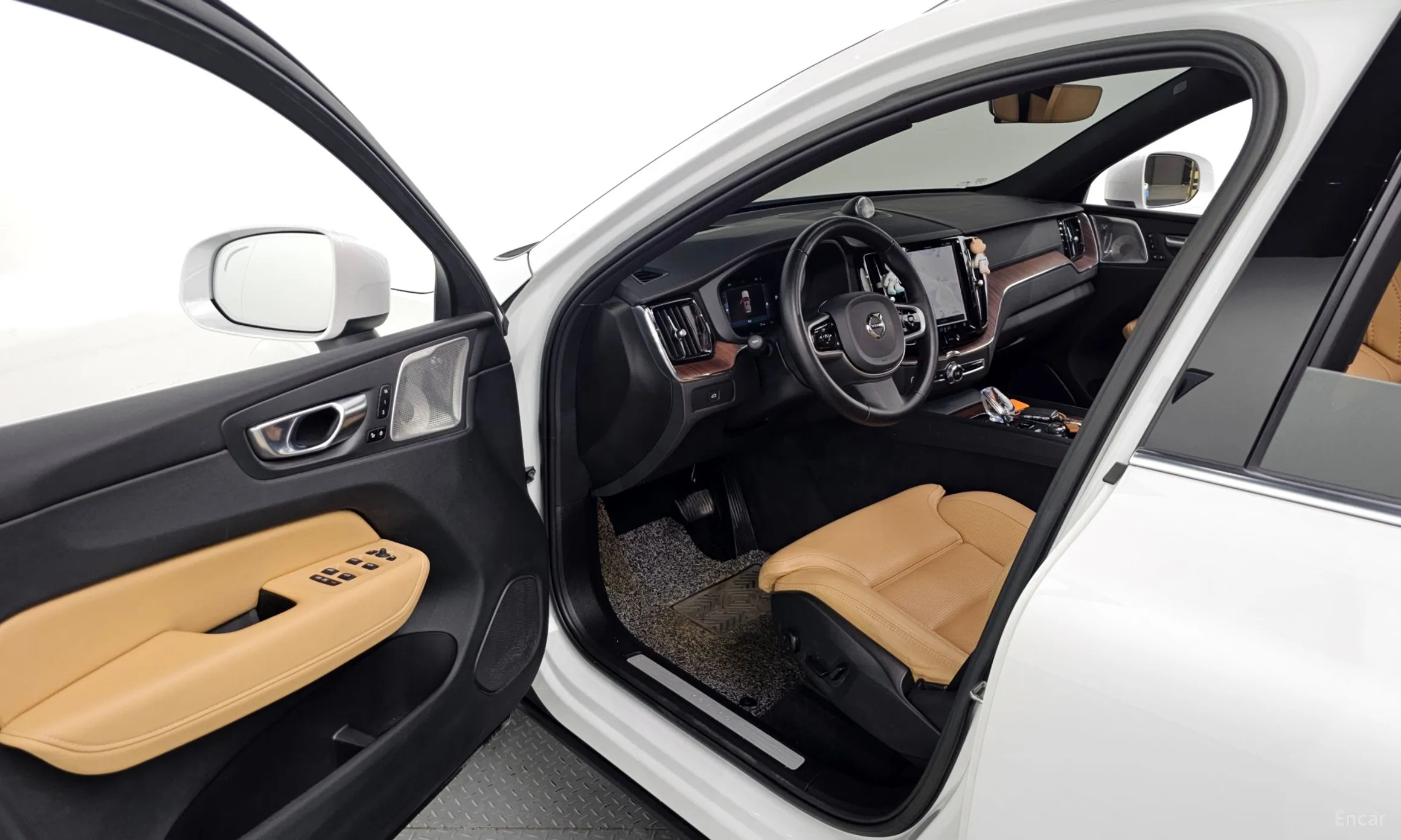 Volvo XC60 Gen 2 превью 10