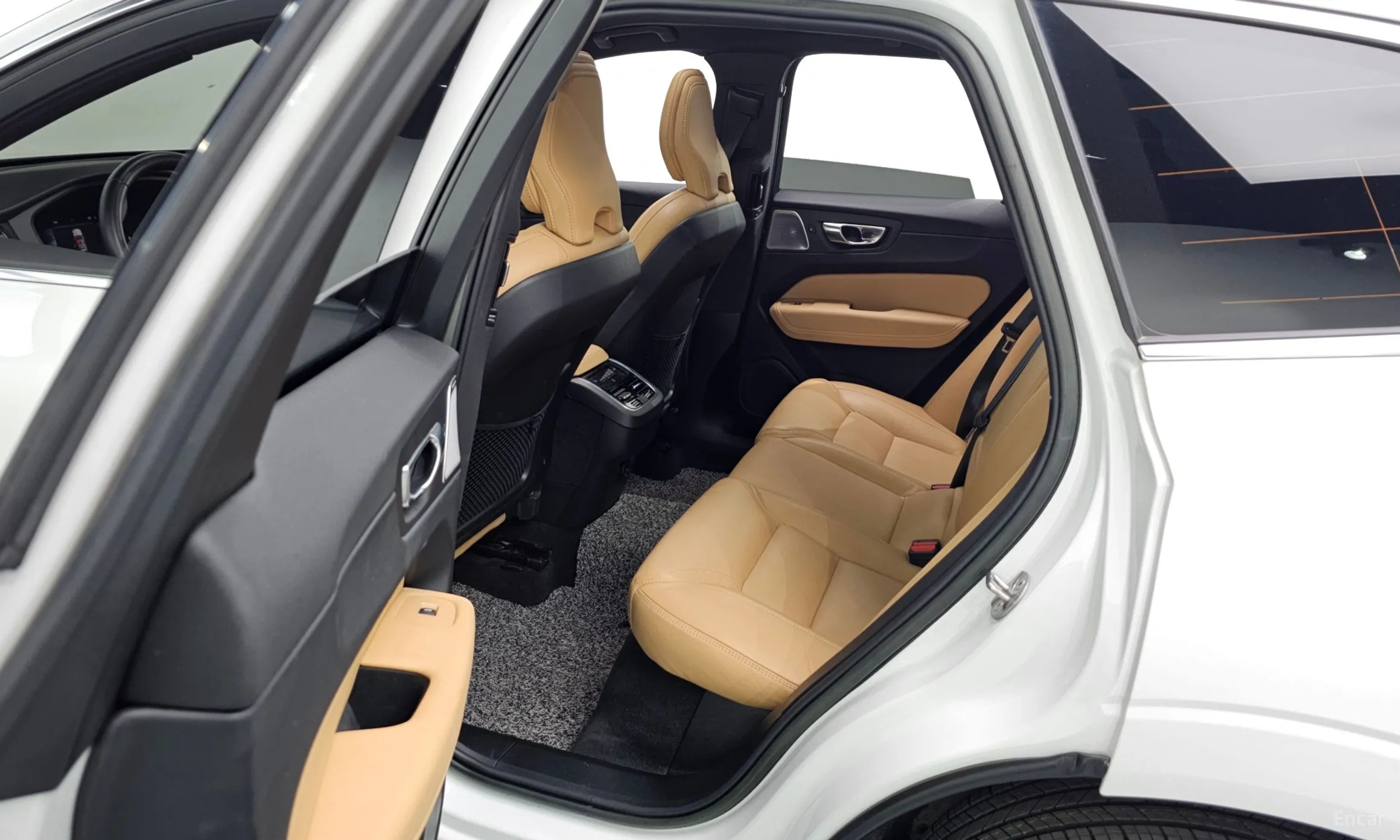 Volvo XC60 Gen 2 превью 11