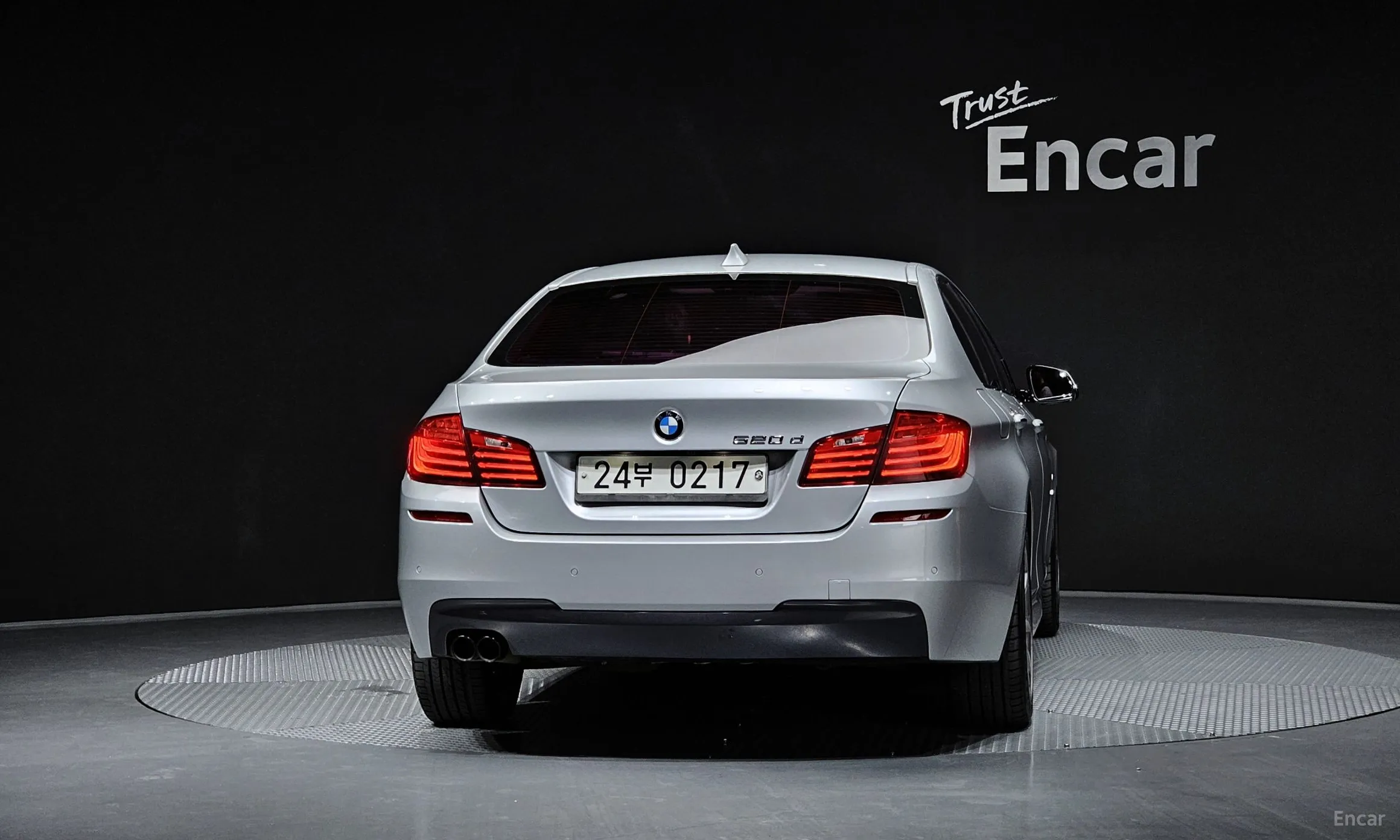 BMW 5 Series (F10) превью 4
