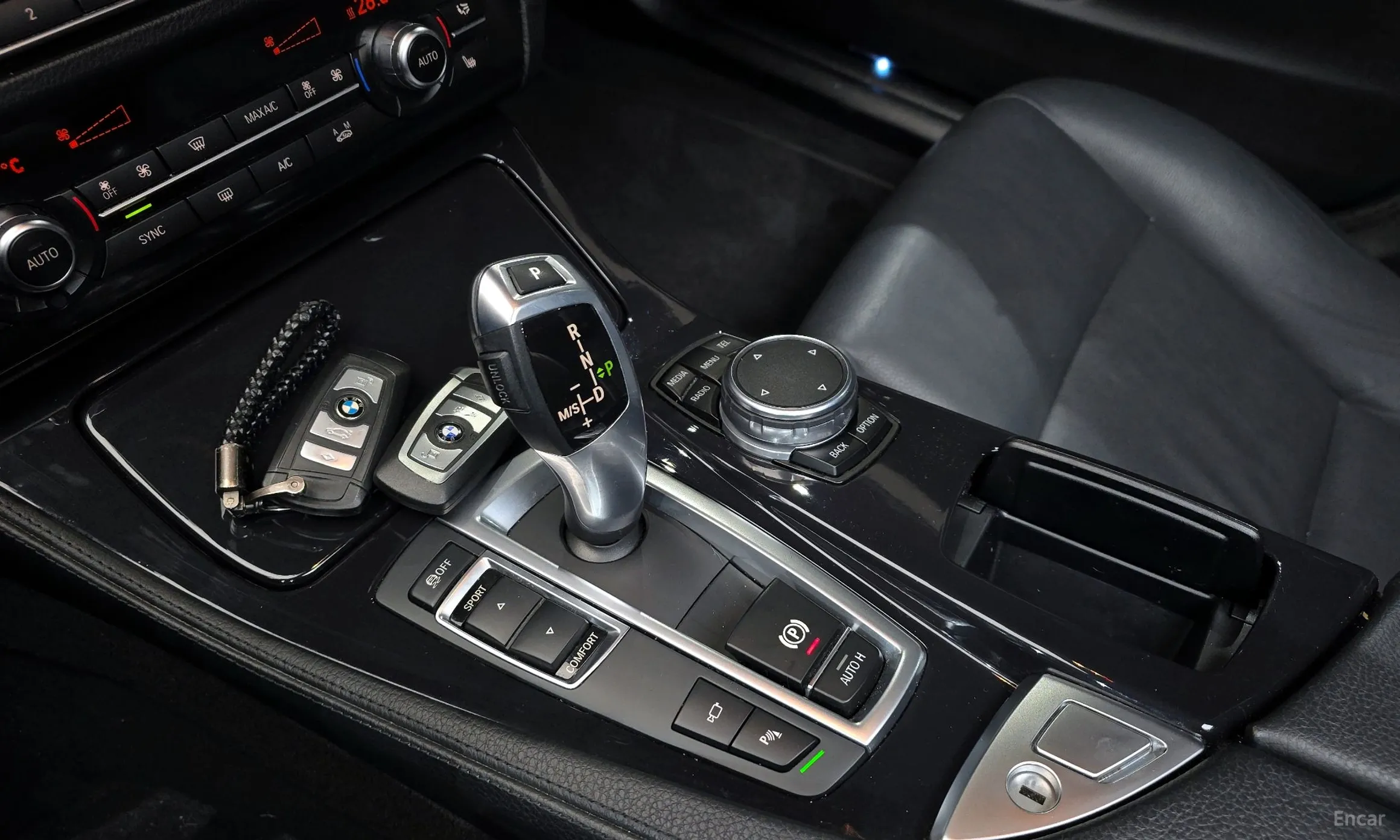 BMW 5 Series (F10) превью 9