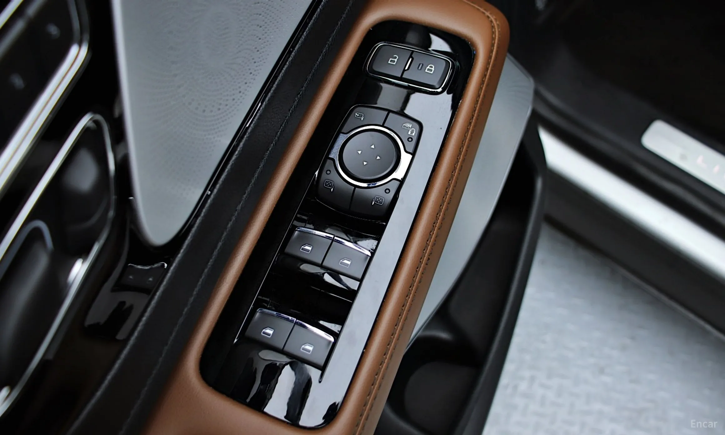 Lincoln Aviator 2nd Generation превью 13