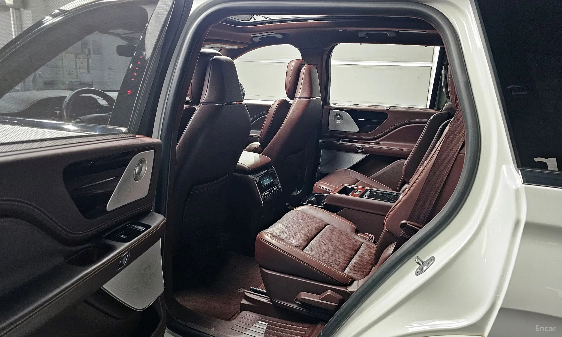 Lincoln Aviator 2nd Generation превью 11