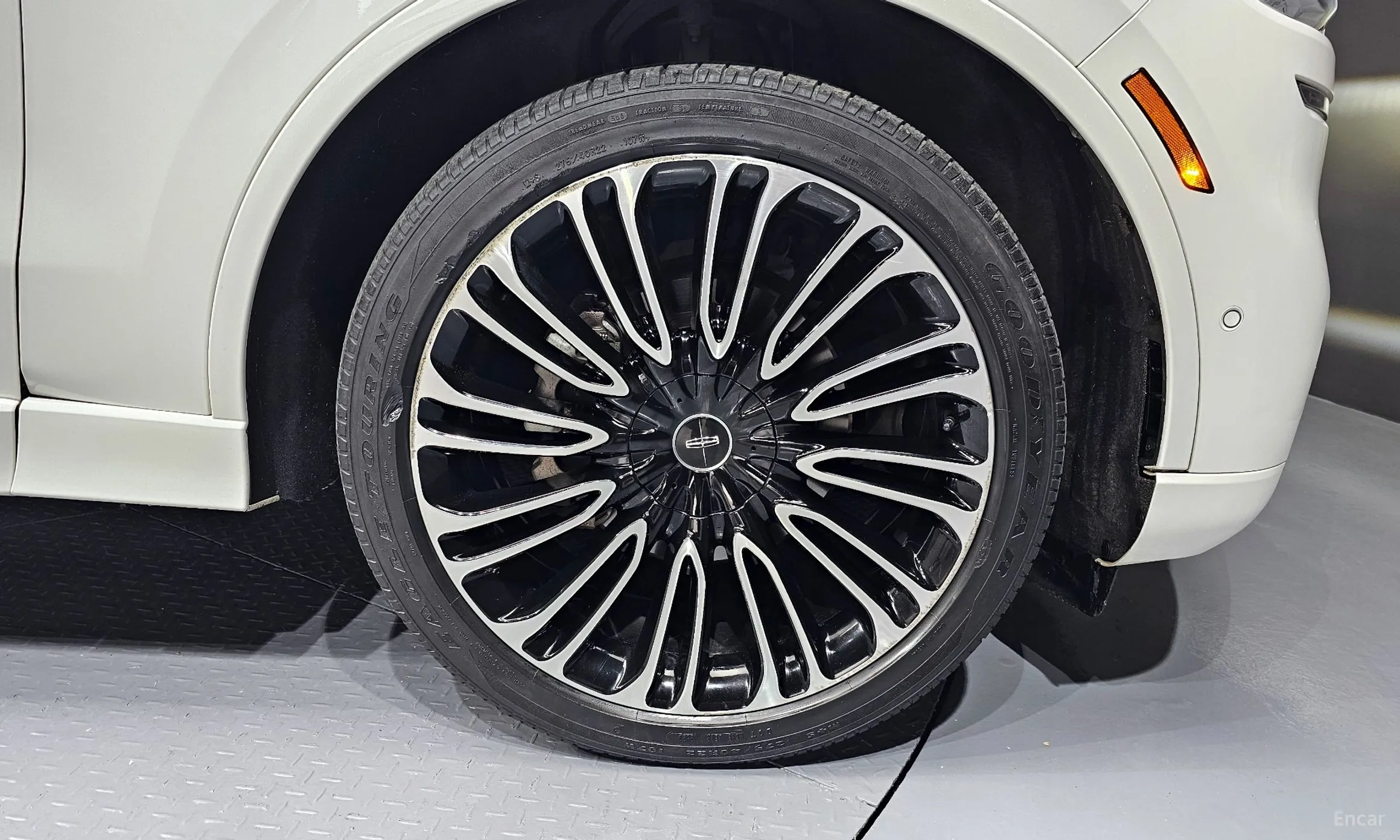 Lincoln Aviator 2nd Generation превью 5