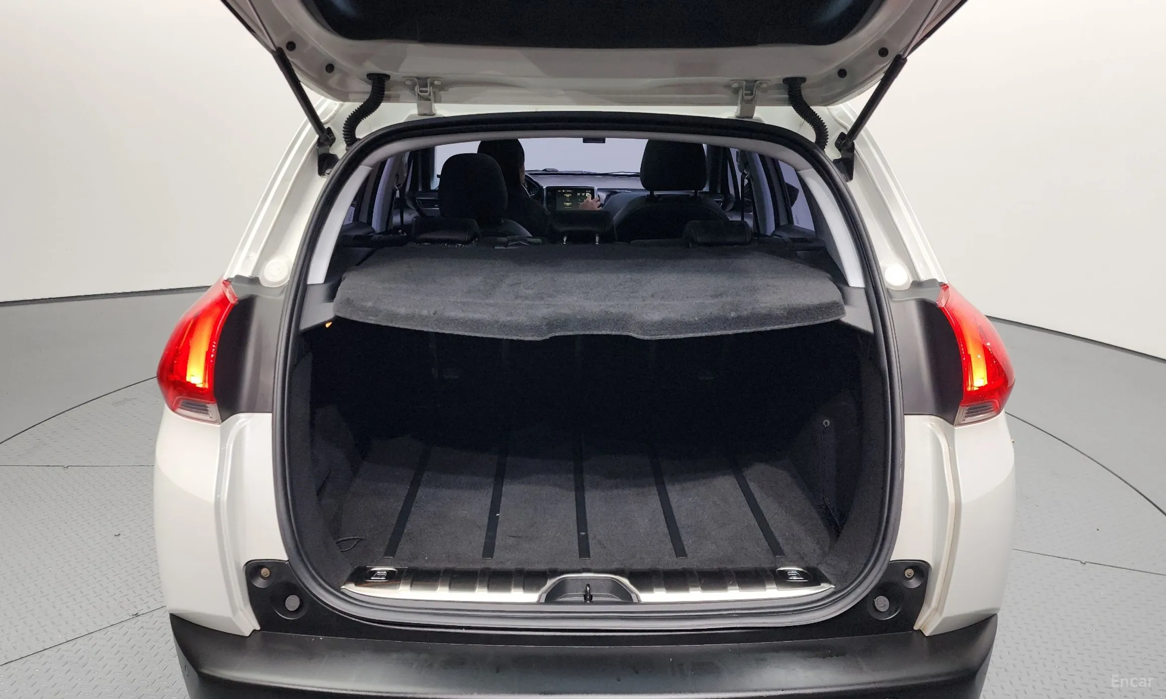Peugeot 2008. превью 20