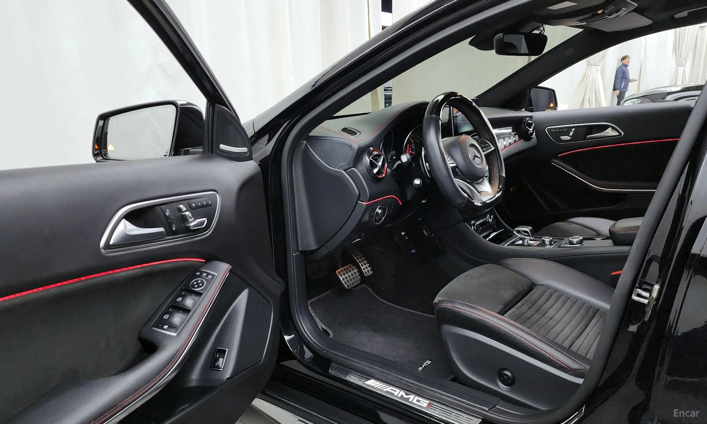 Mercedes Benz GLA-Class X156 превью 10
