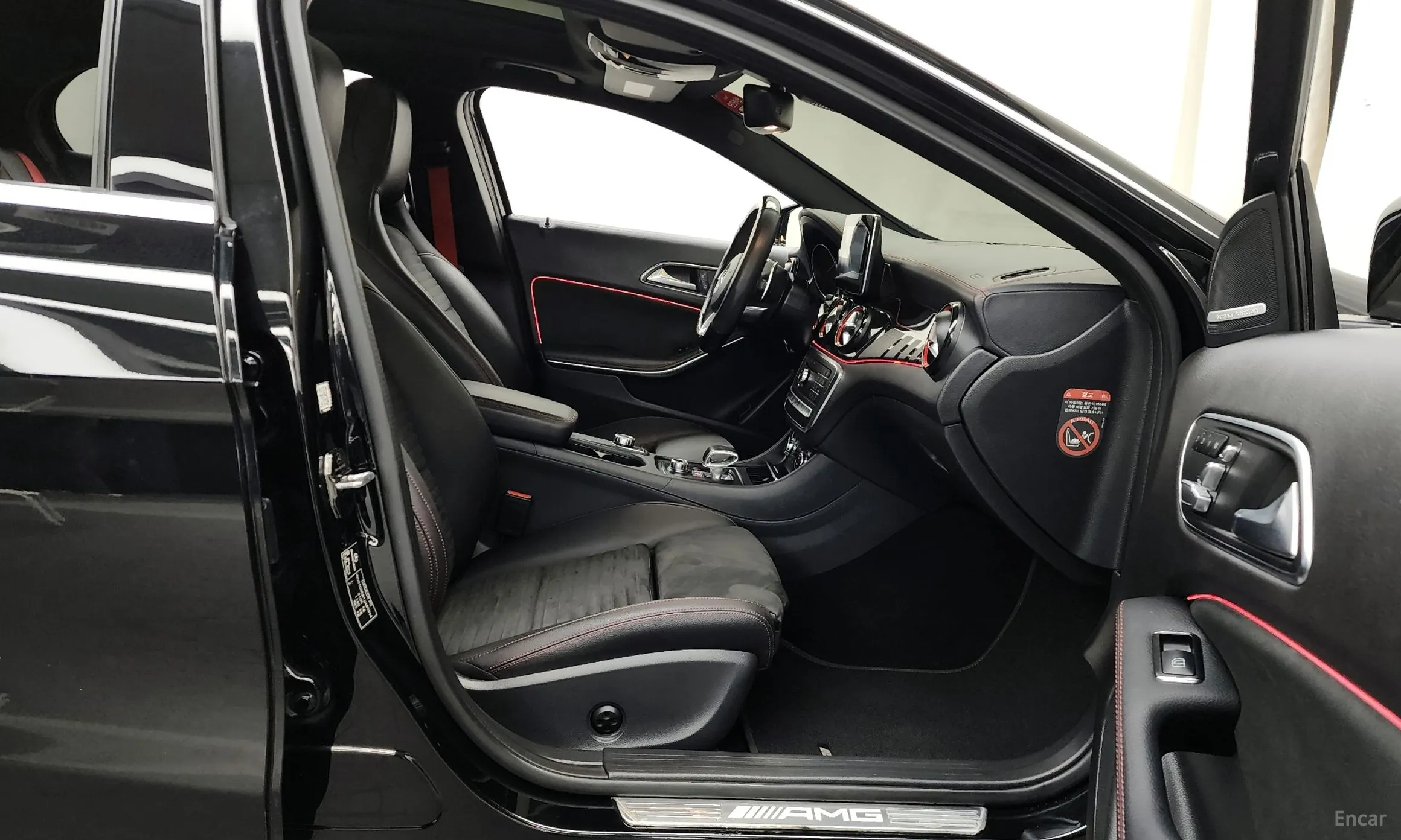 Mercedes Benz GLA-Class X156 превью 11