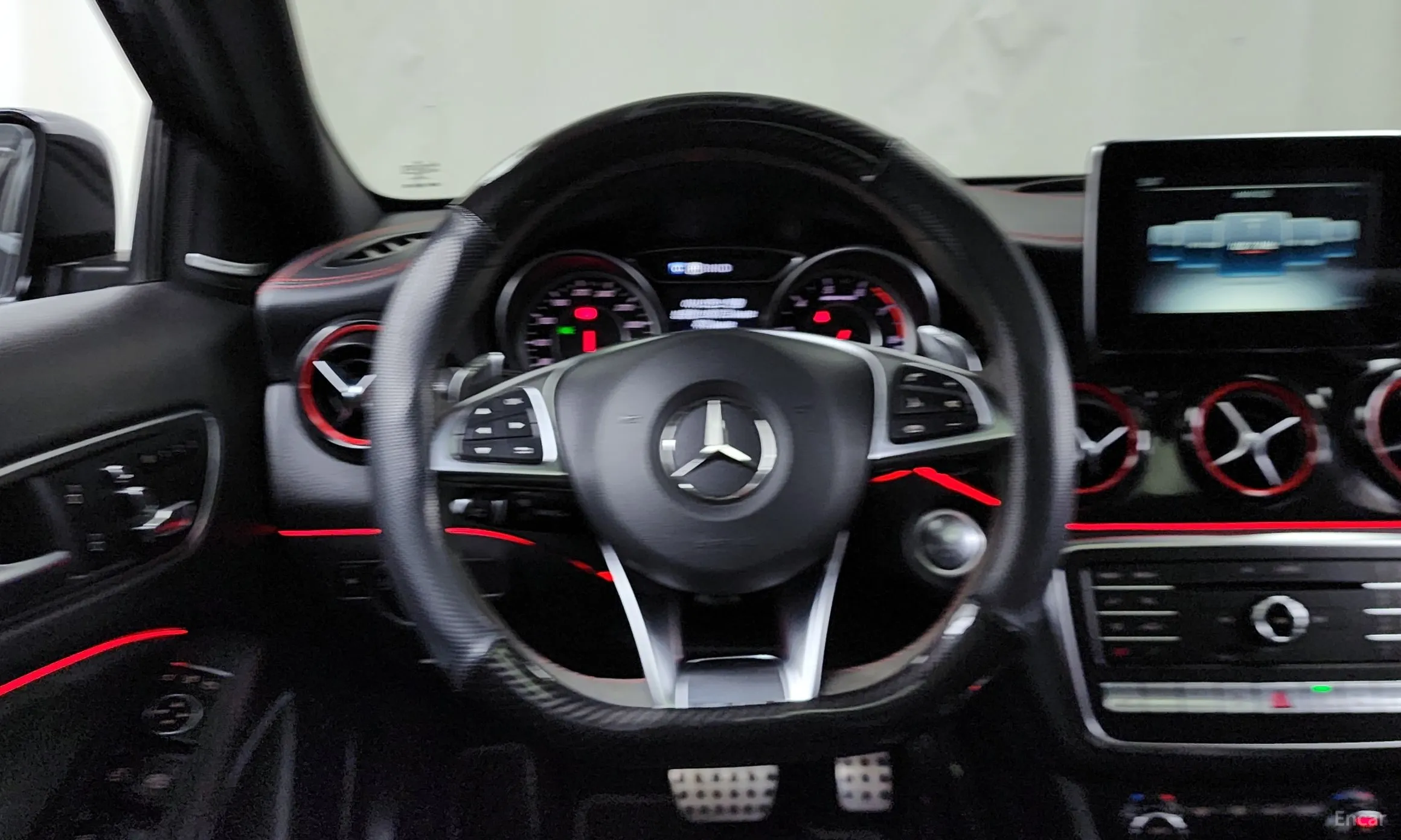 Mercedes Benz GLA-Class X156 превью 13