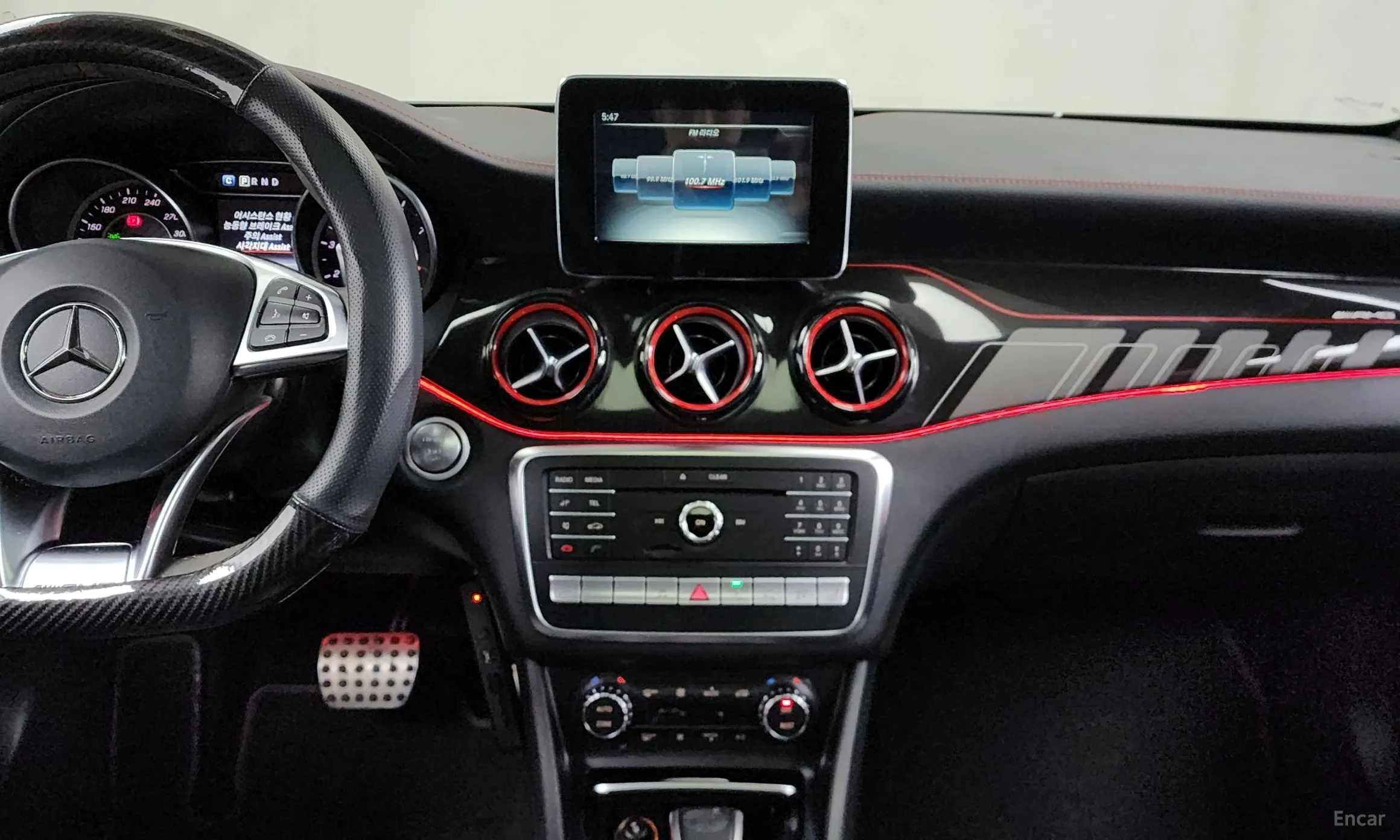 Mercedes Benz GLA-Class X156 превью 14
