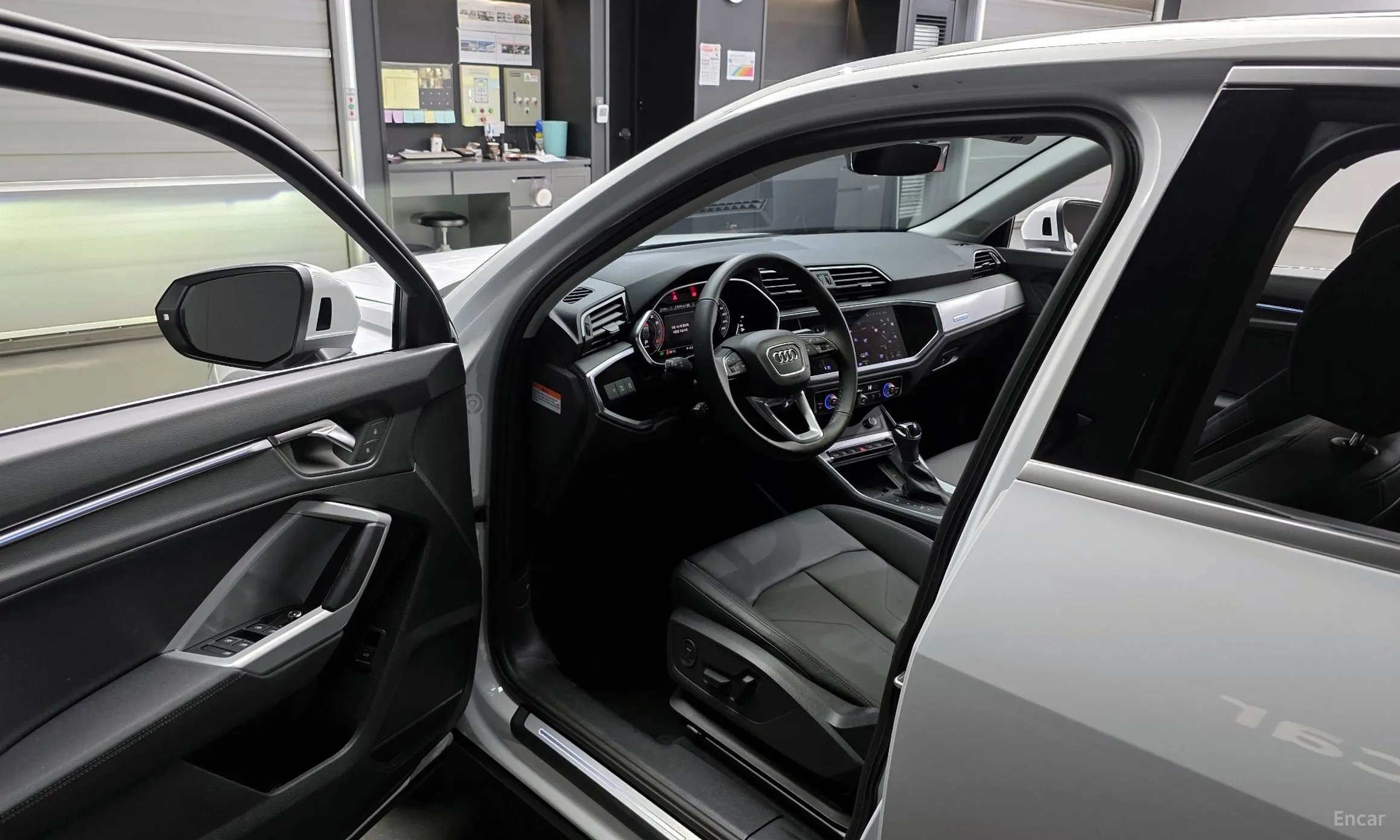 Audi Q3 (F3) превью 10