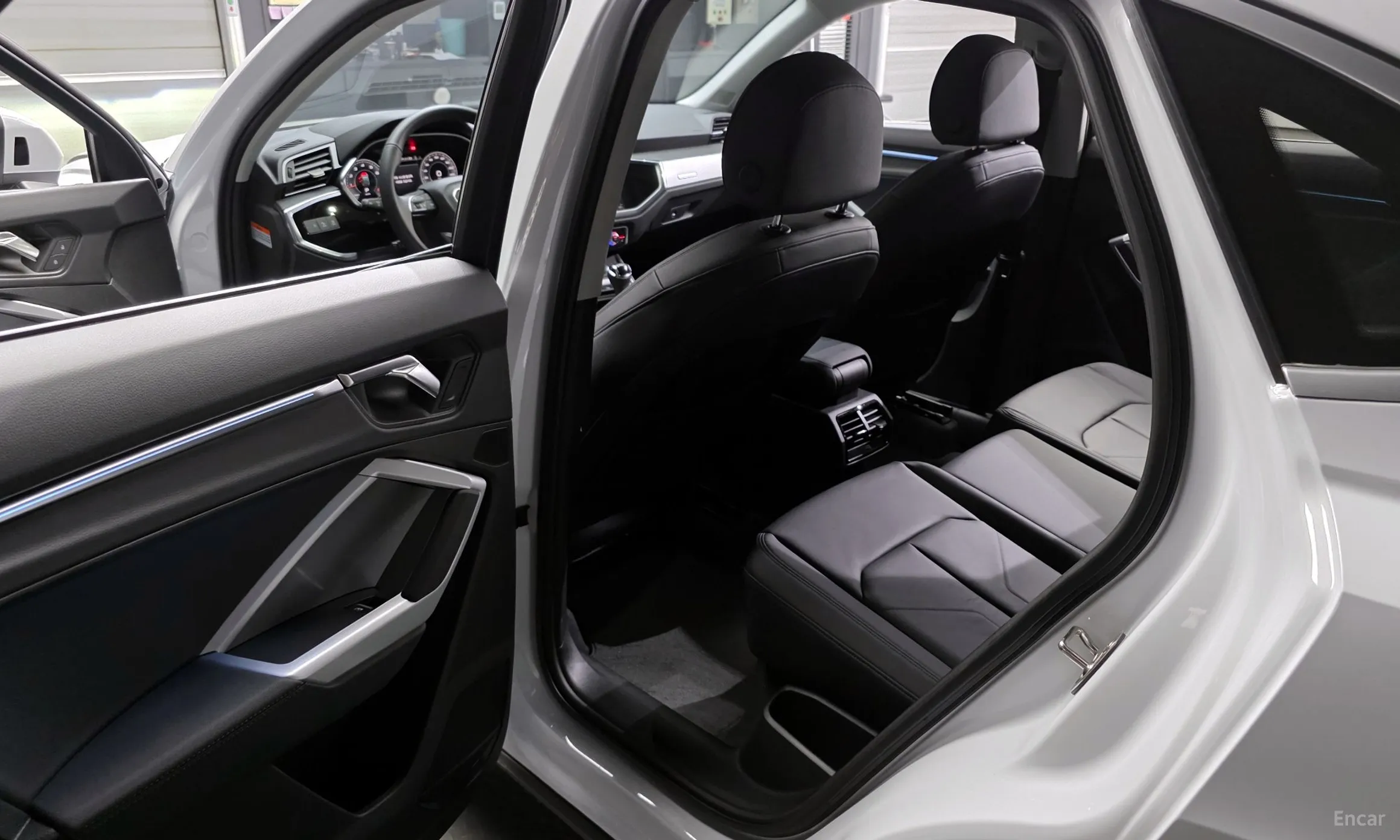 Audi Q3 (F3) превью 11