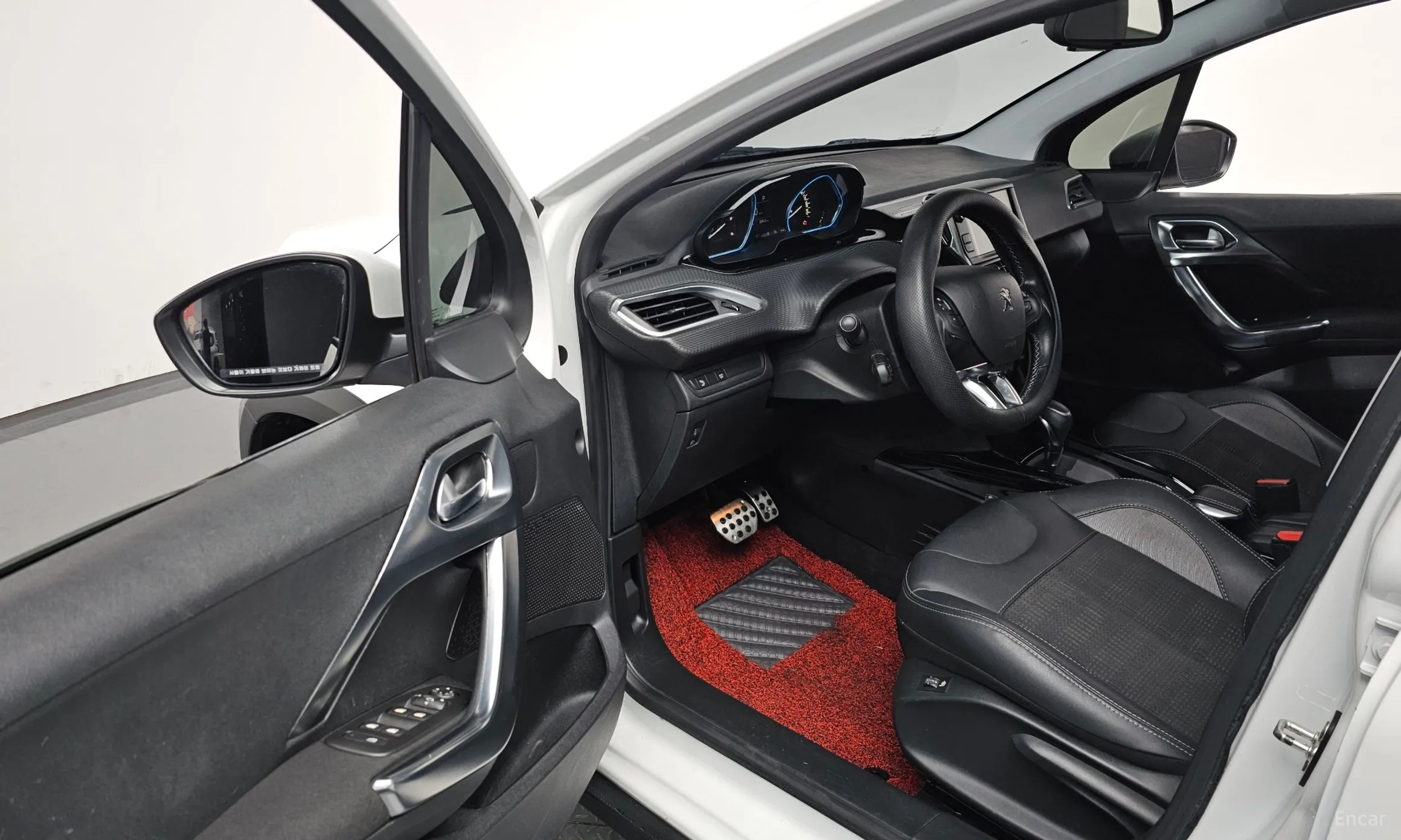 Peugeot 2008. превью 11