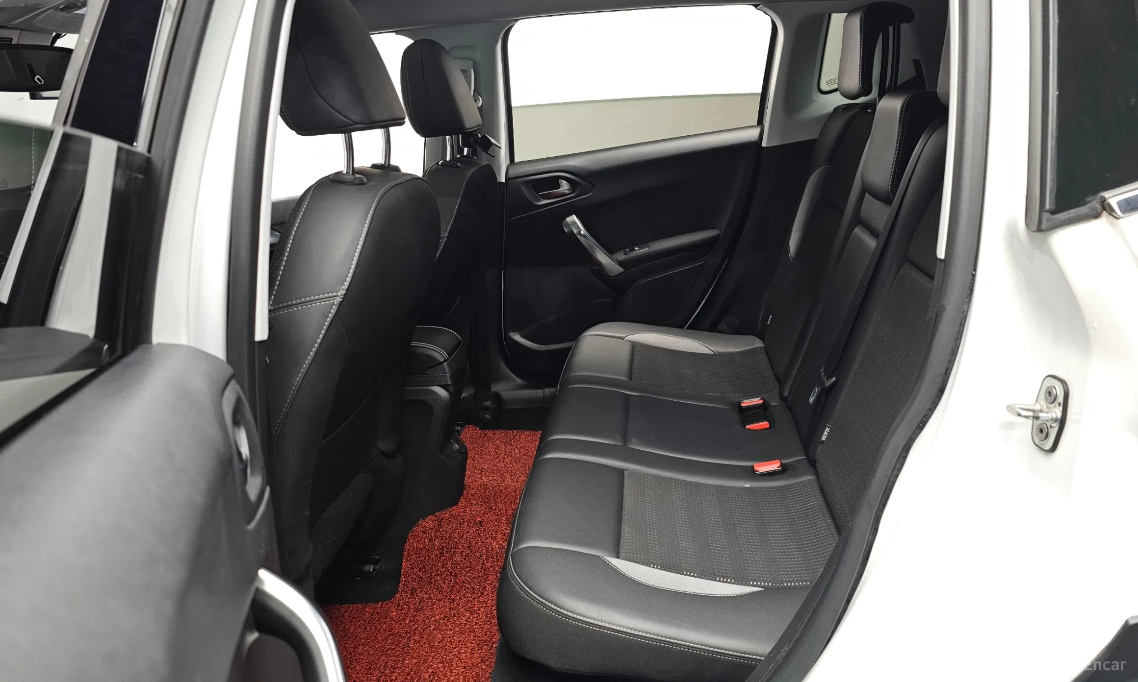 Peugeot 2008. превью 12