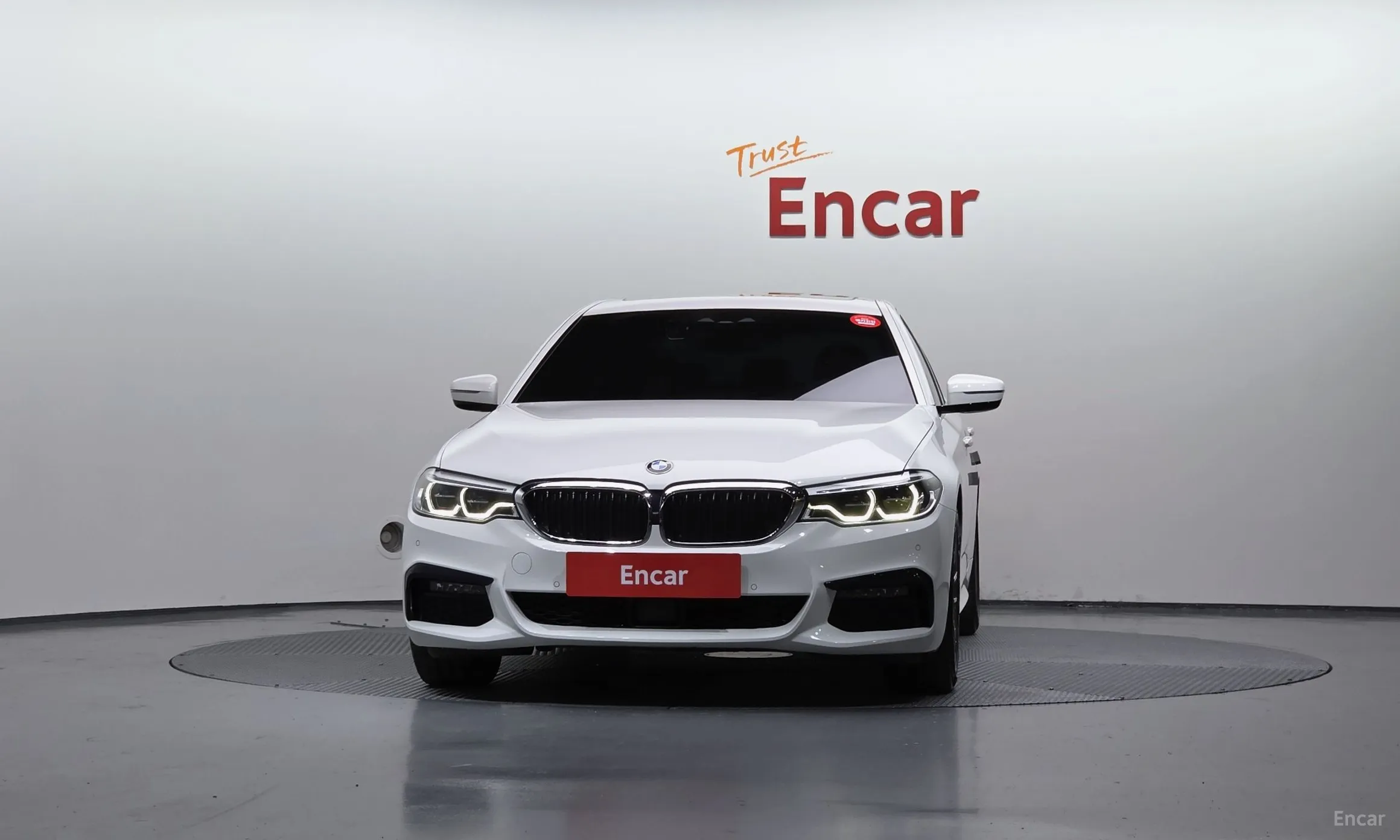 BMW 5 Series (G30) превью 3