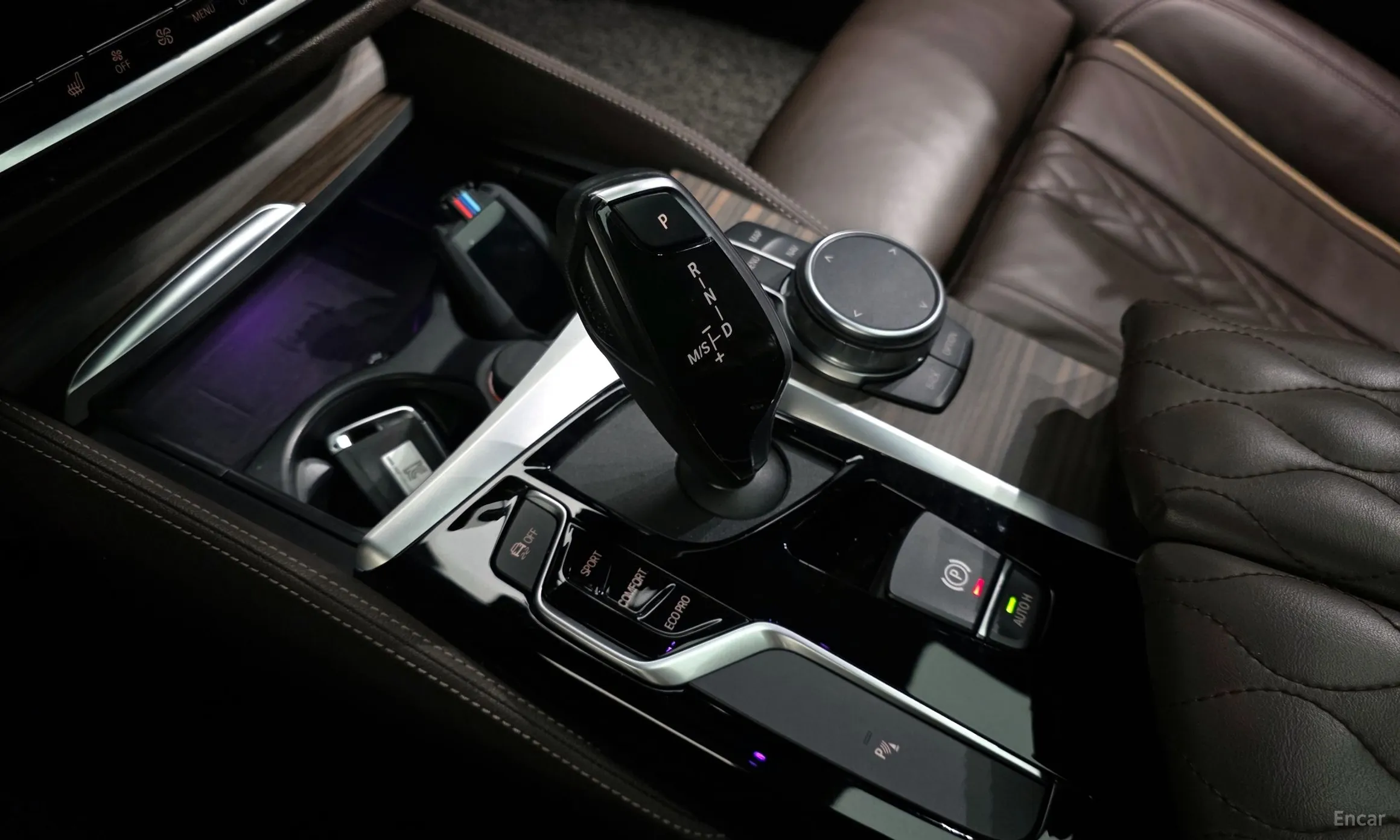 BMW 5 Series (G30) превью 9