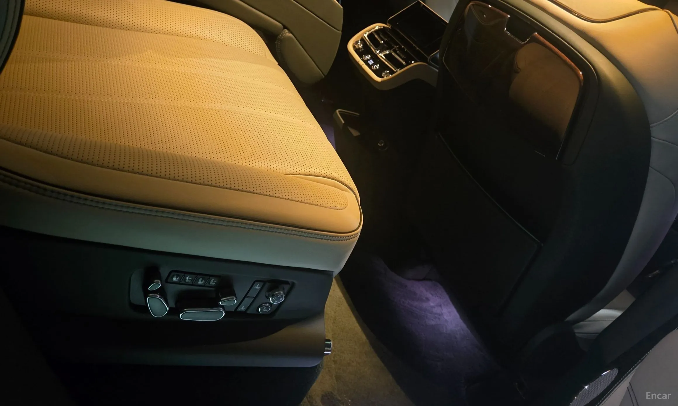 Bentley Bentayga превью 12