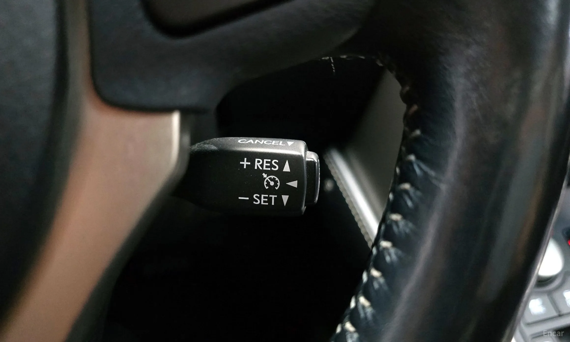 Lexus NX300h превью 17