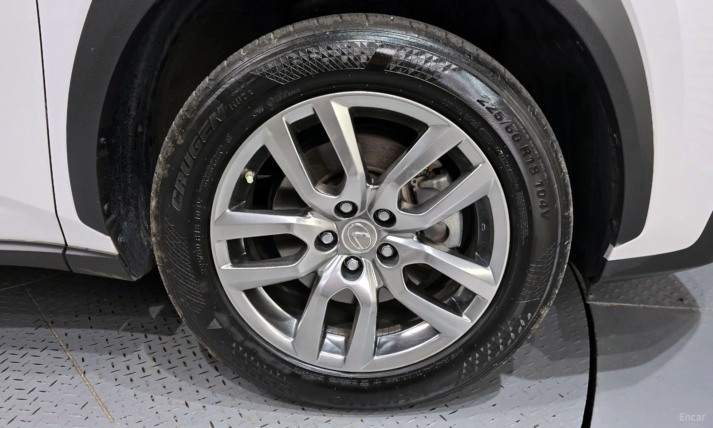 Lexus NX300h превью 5