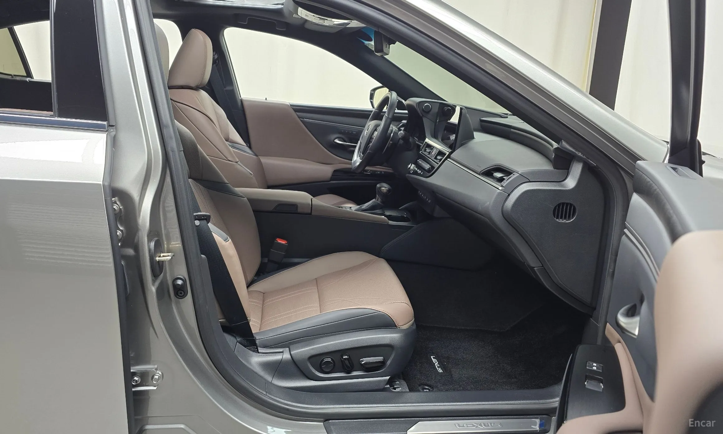 Lexus ES300h 7th Generation превью 10
