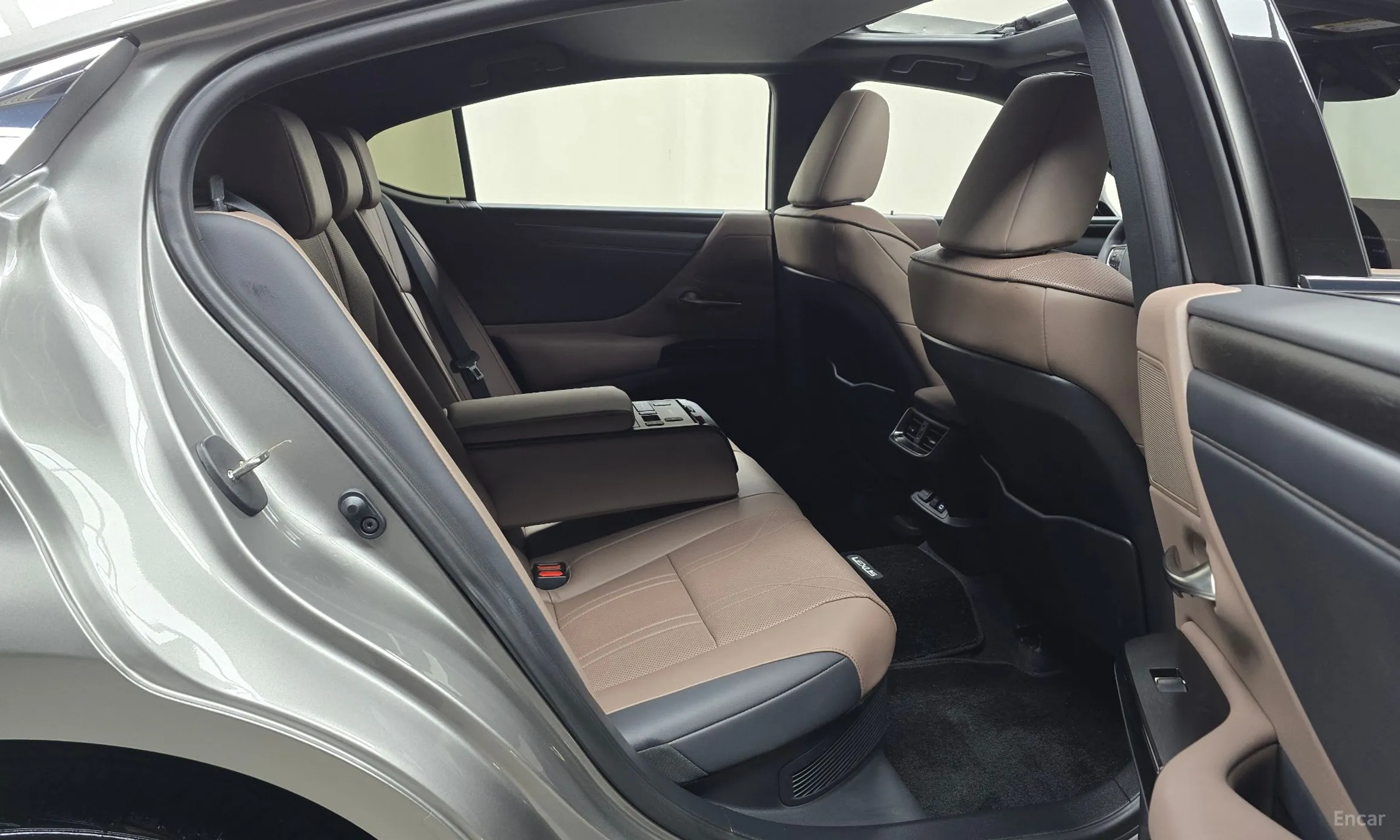 Lexus ES300h 7th Generation превью 12