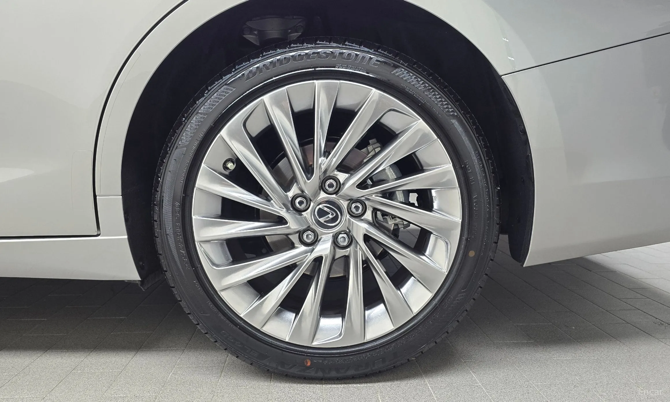 Lexus ES300h 7th Generation превью 5