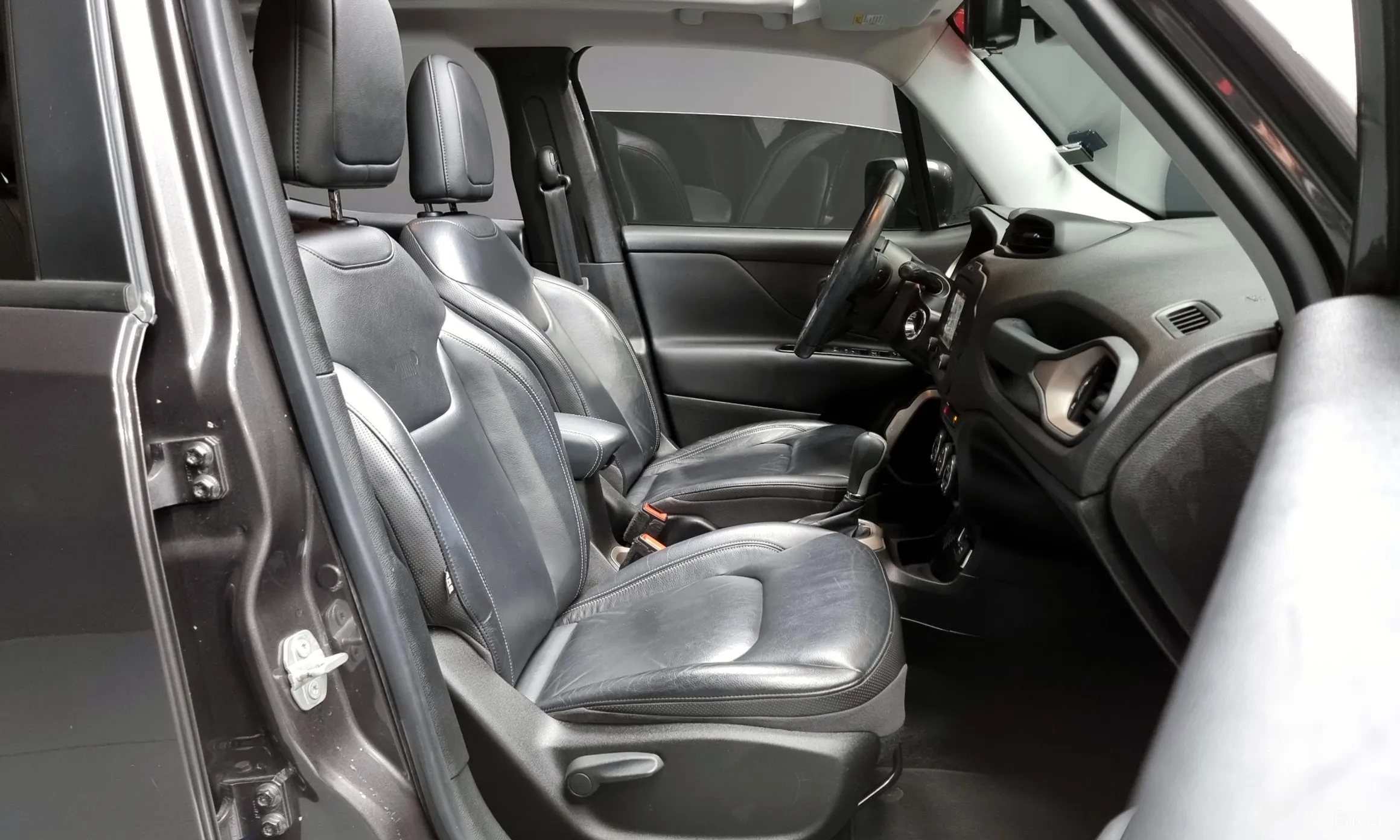 Jeep Renegade превью 11