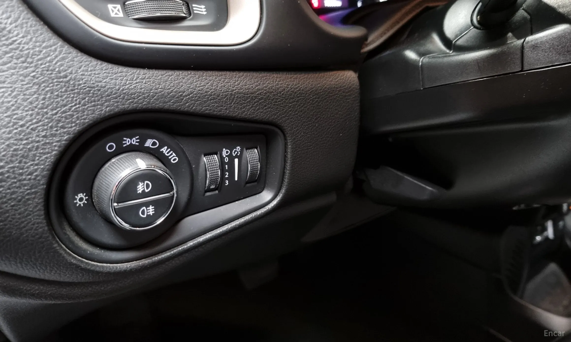 Jeep Renegade превью 18
