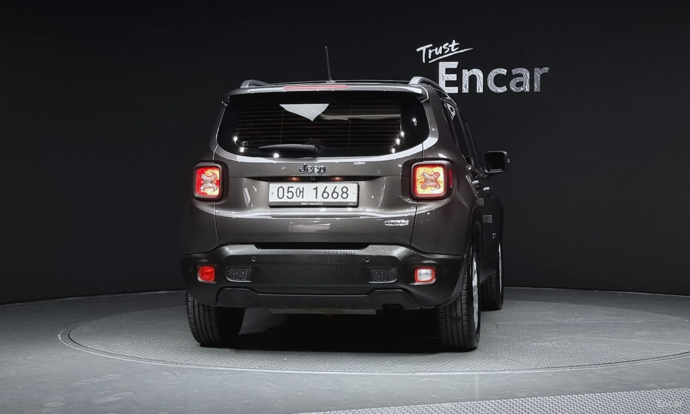 Jeep Renegade превью 4