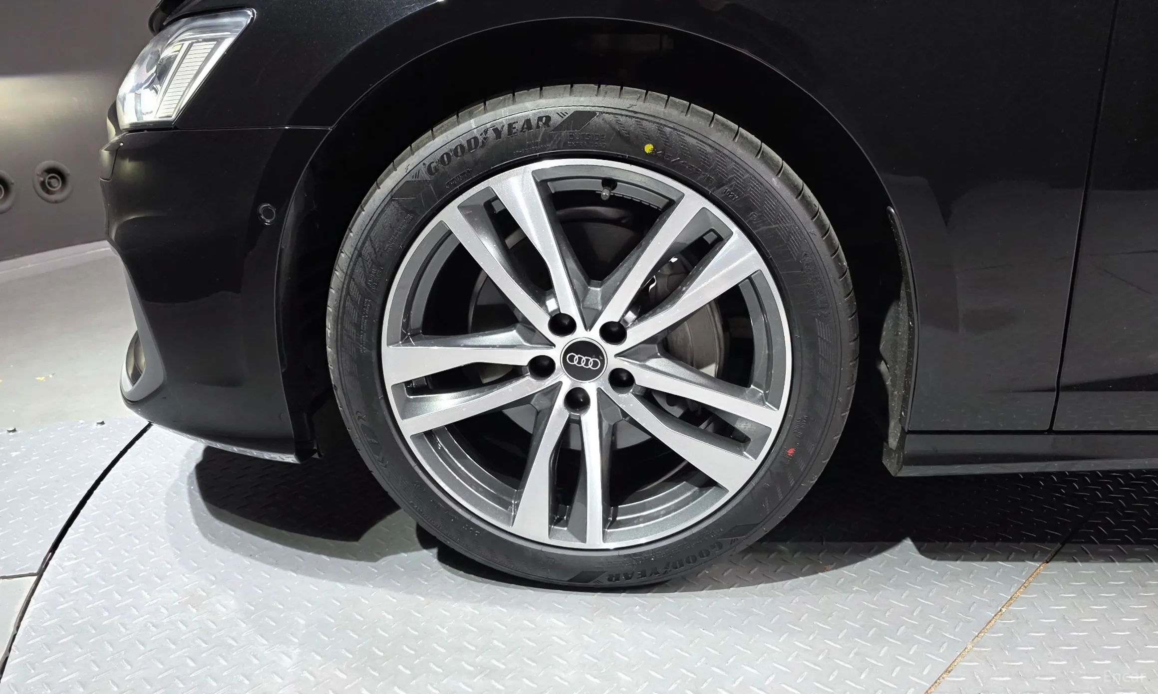 Audi A6 (C8) превью 5