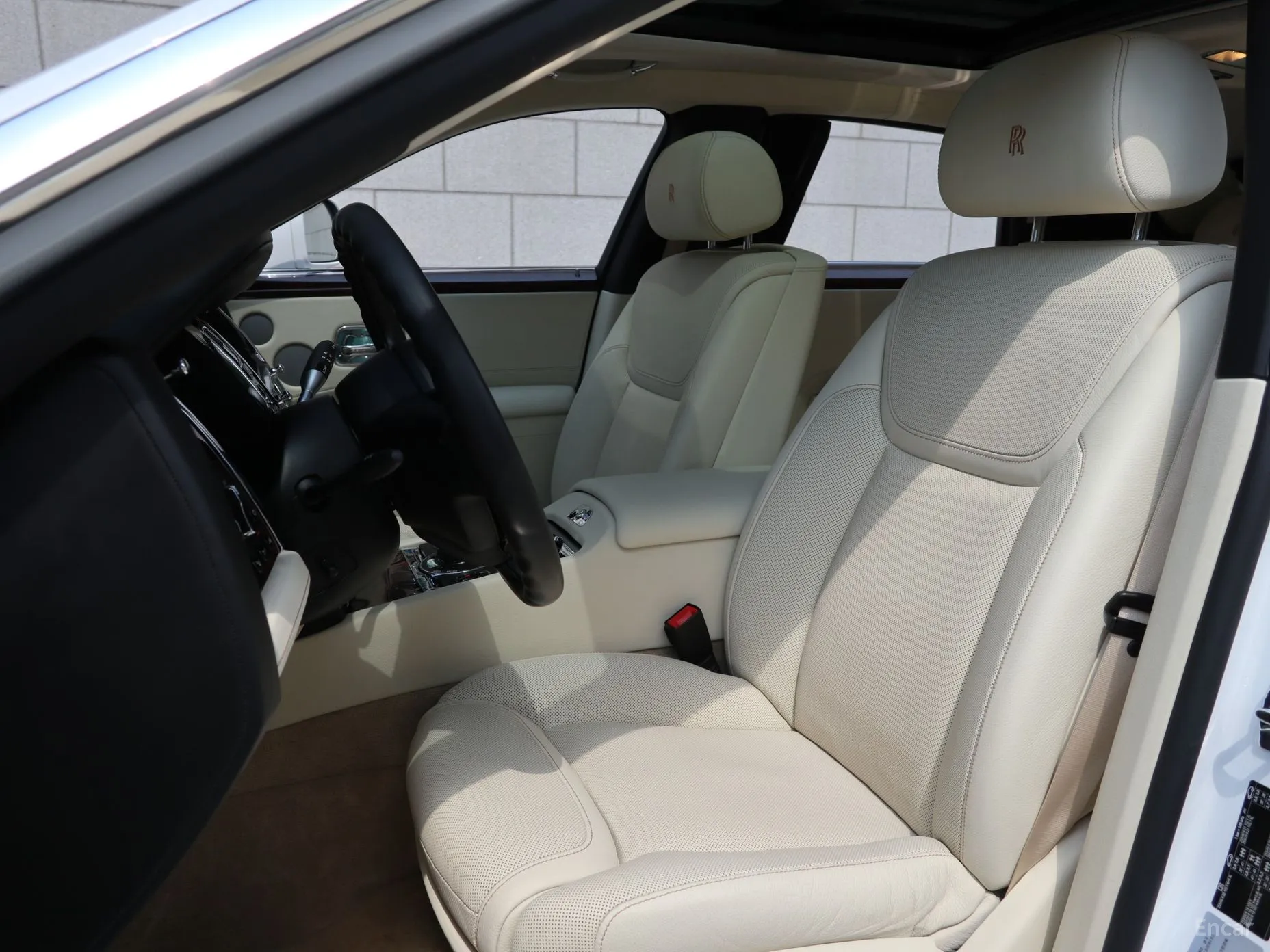 Rolls-Royce Ghost превью 10