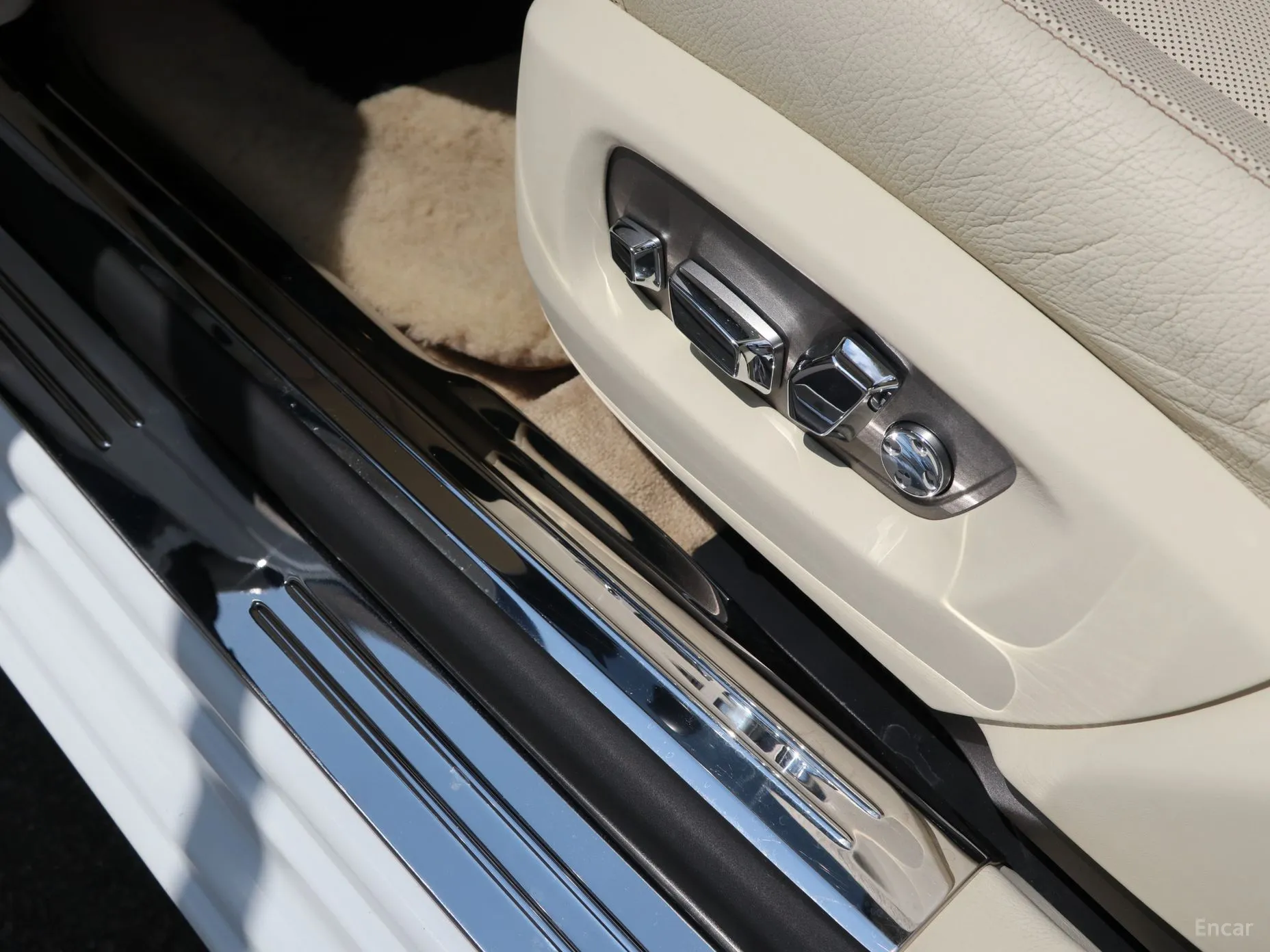 Rolls-Royce Ghost превью 11